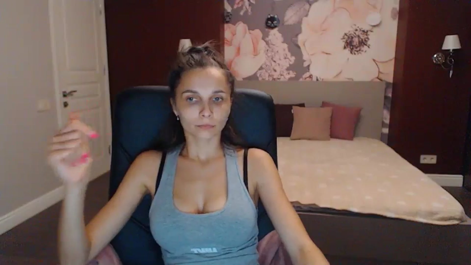 Gallery image thumbnail from Karina_Mils's myfreecams stream on, 08/20/2023, 16:56 image 3 of 20