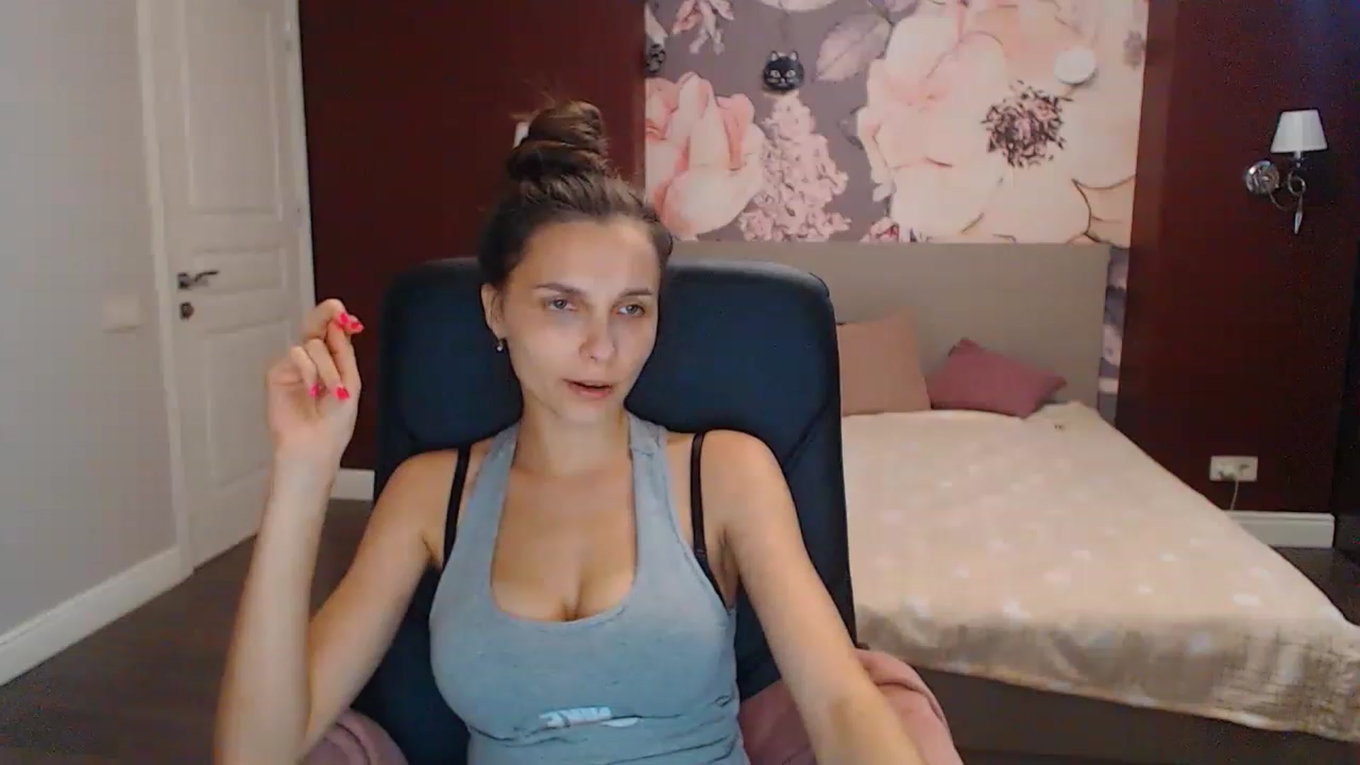 Gallery image thumbnail from Karina_Mils's myfreecams stream on, 08/21/2023, 09:28 image 16 of 20