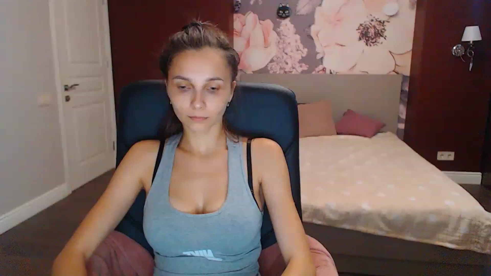 Gallery image thumbnail from Karina_Mils's myfreecams stream on, 08/21/2023, 09:28 image 5 of 20