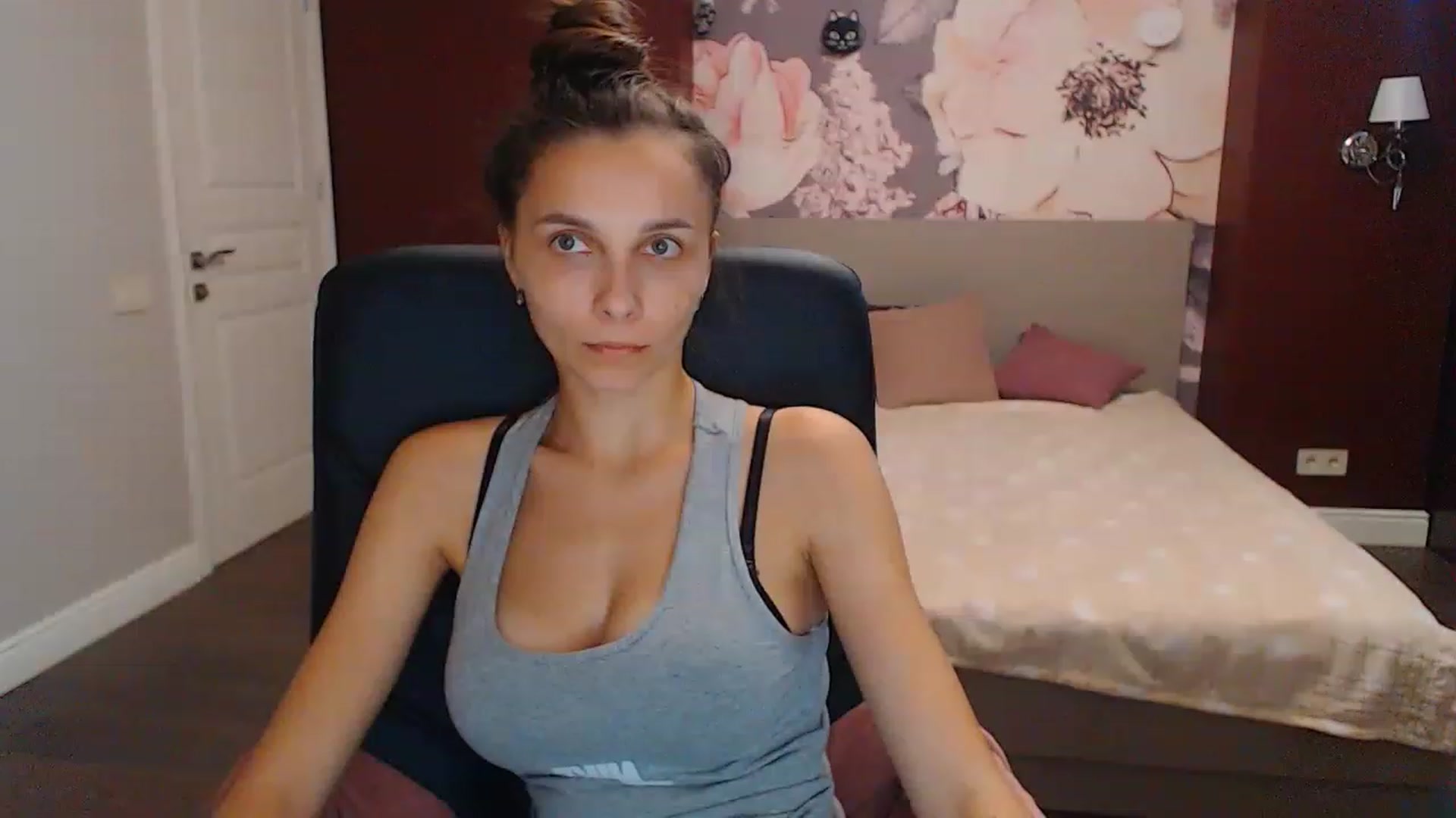 Gallery image thumbnail from Karina_Mils's myfreecams stream on, 08/21/2023, 09:28 image 7 of 20