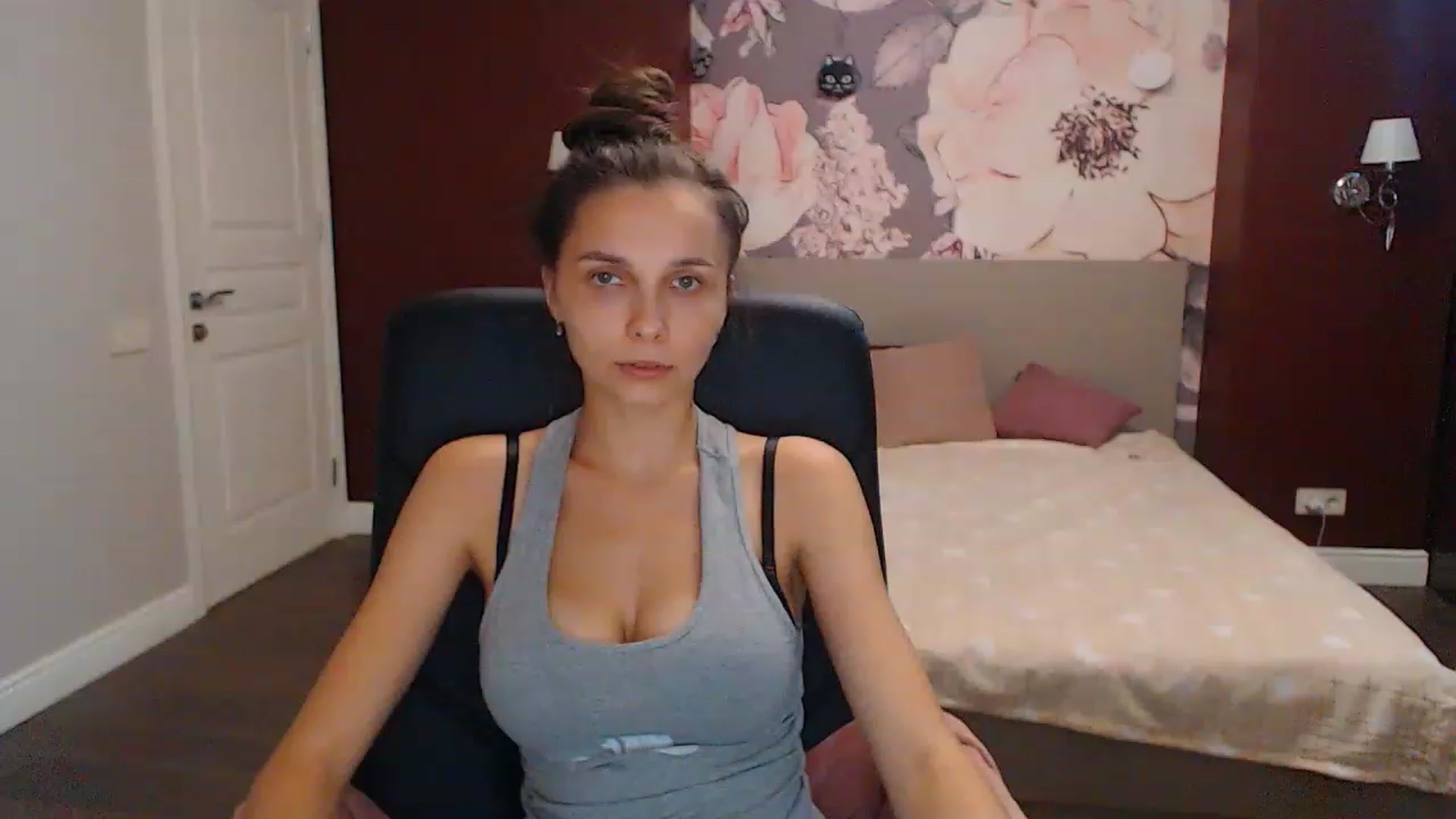 Gallery image thumbnail from Karina_Mils's myfreecams stream on, 08/21/2023, 09:28 image 17 of 20