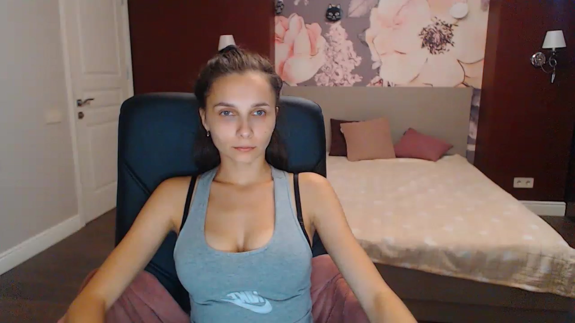 Gallery image thumbnail from Karina_Mils's myfreecams stream on, 08/21/2023, 09:28 image 2 of 20