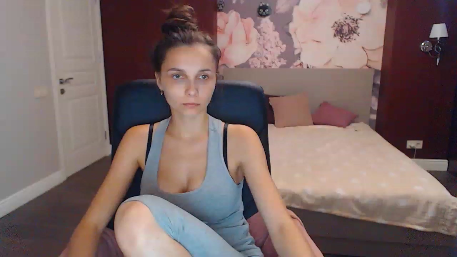 Gallery image thumbnail from Karina_Mils's myfreecams stream on, 08/21/2023, 09:28 image 13 of 20