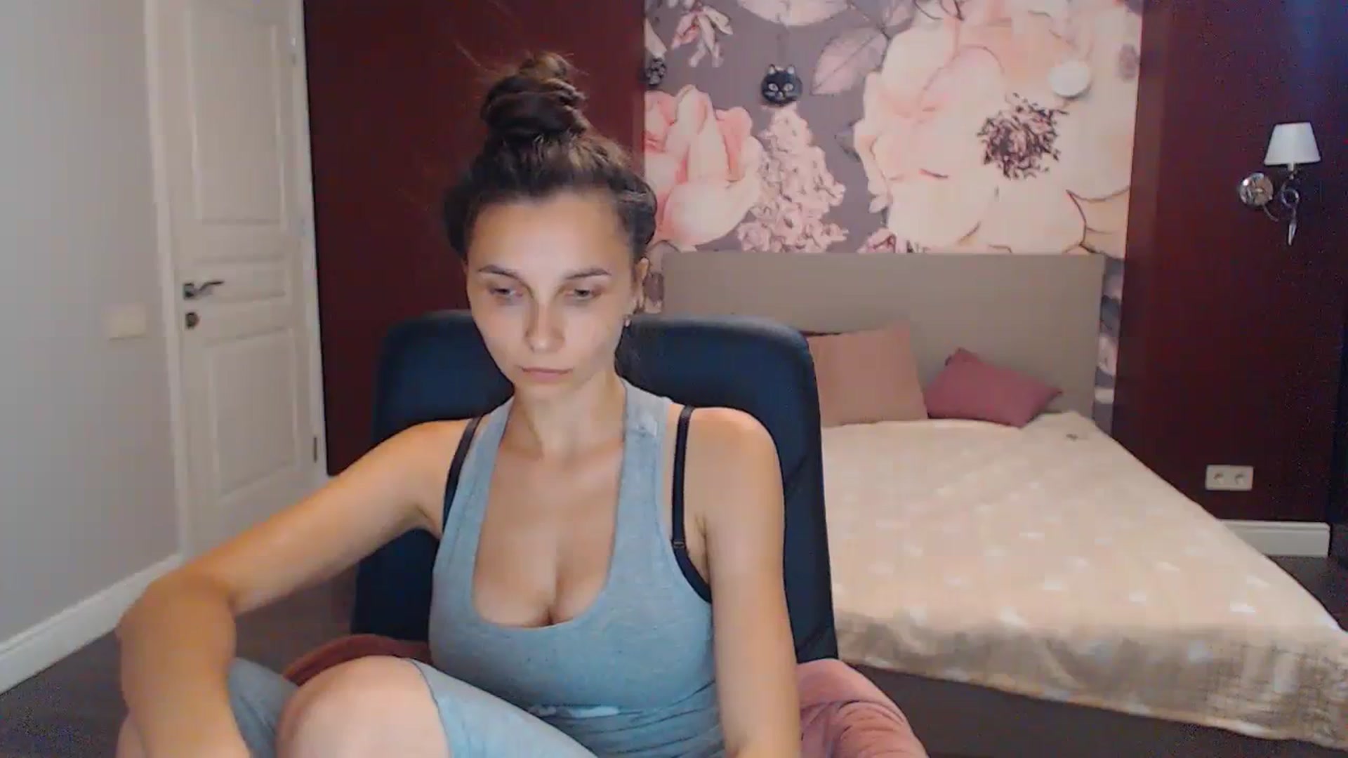 Gallery image thumbnail from Karina_Mils's myfreecams stream on, 08/21/2023, 10:03 image 19 of 20