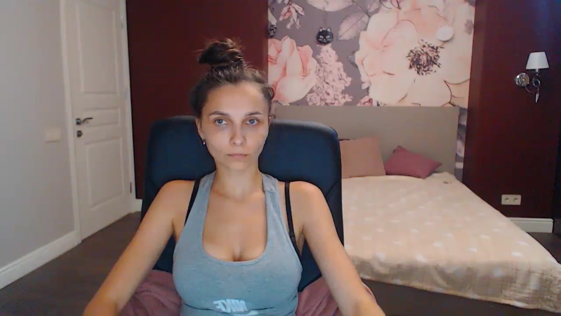 Gallery image thumbnail from Karina_Mils's myfreecams stream on, 08/21/2023, 10:03 image 7 of 20