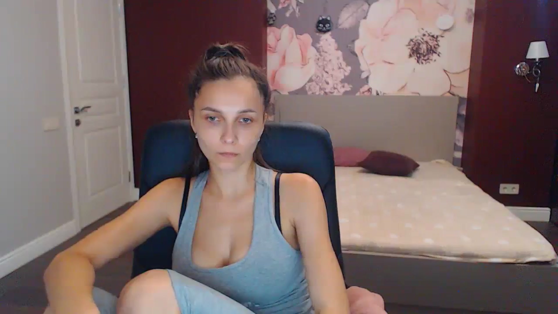 Gallery image thumbnail from Karina_Mils's myfreecams stream on, 08/24/2023, 09:03 image 18 of 20