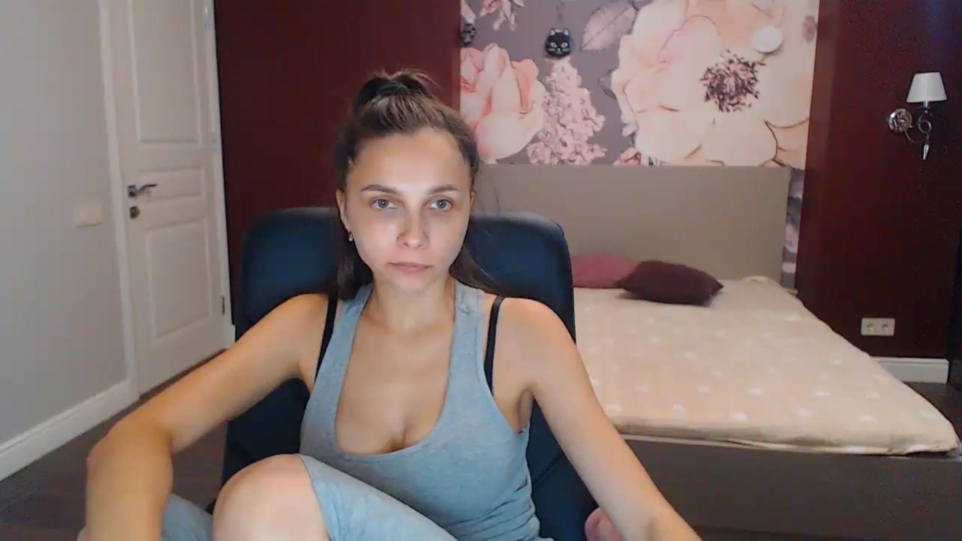 Gallery image thumbnail from Karina_Mils's myfreecams stream on, 08/24/2023, 09:03 image 6 of 20