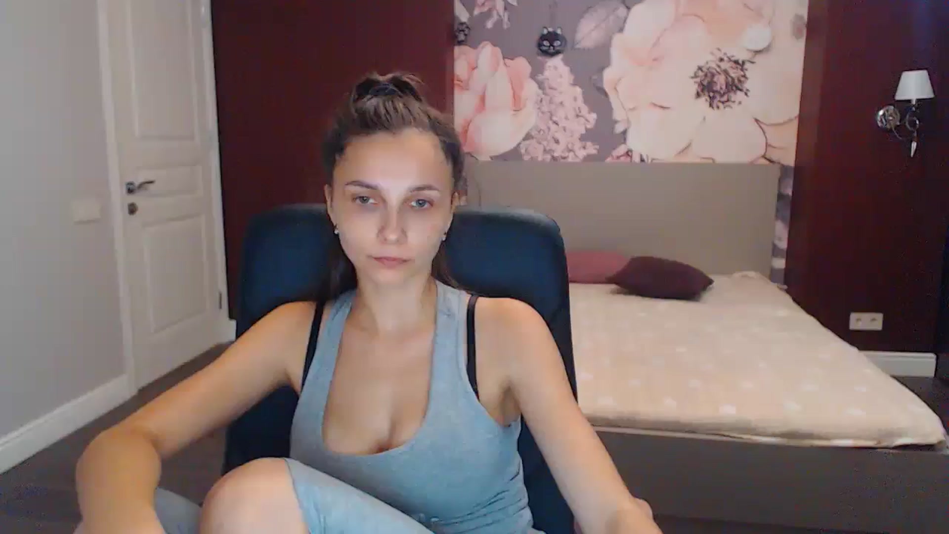 Gallery image thumbnail from Karina_Mils's myfreecams stream on, 08/24/2023, 09:03 image 17 of 20
