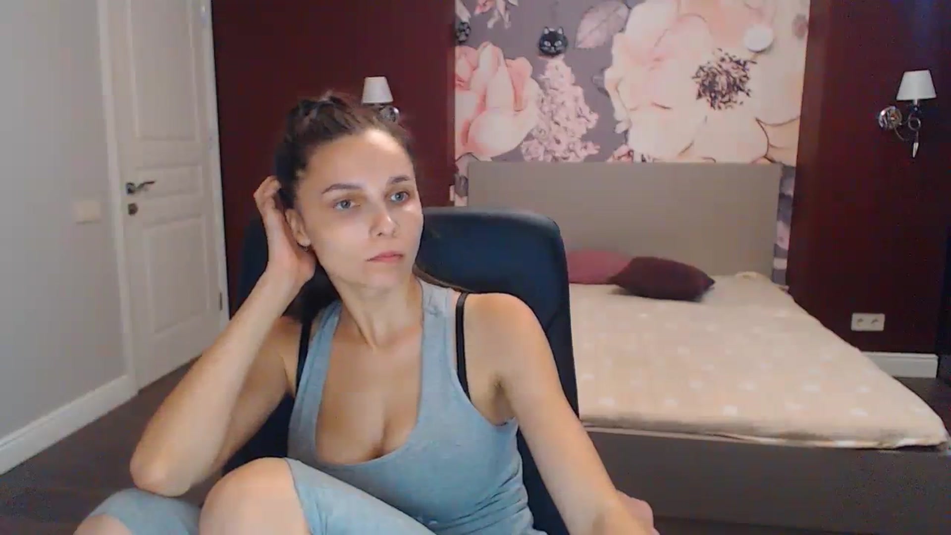 Gallery image thumbnail from Karina_Mils's myfreecams stream on, 08/24/2023, 09:03 image 16 of 20