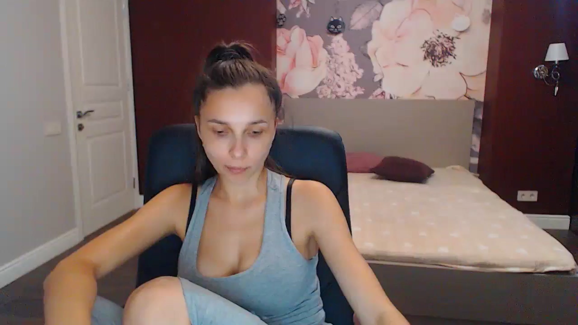 Gallery image thumbnail from Karina_Mils's myfreecams stream on, 08/24/2023, 09:03 image 11 of 20