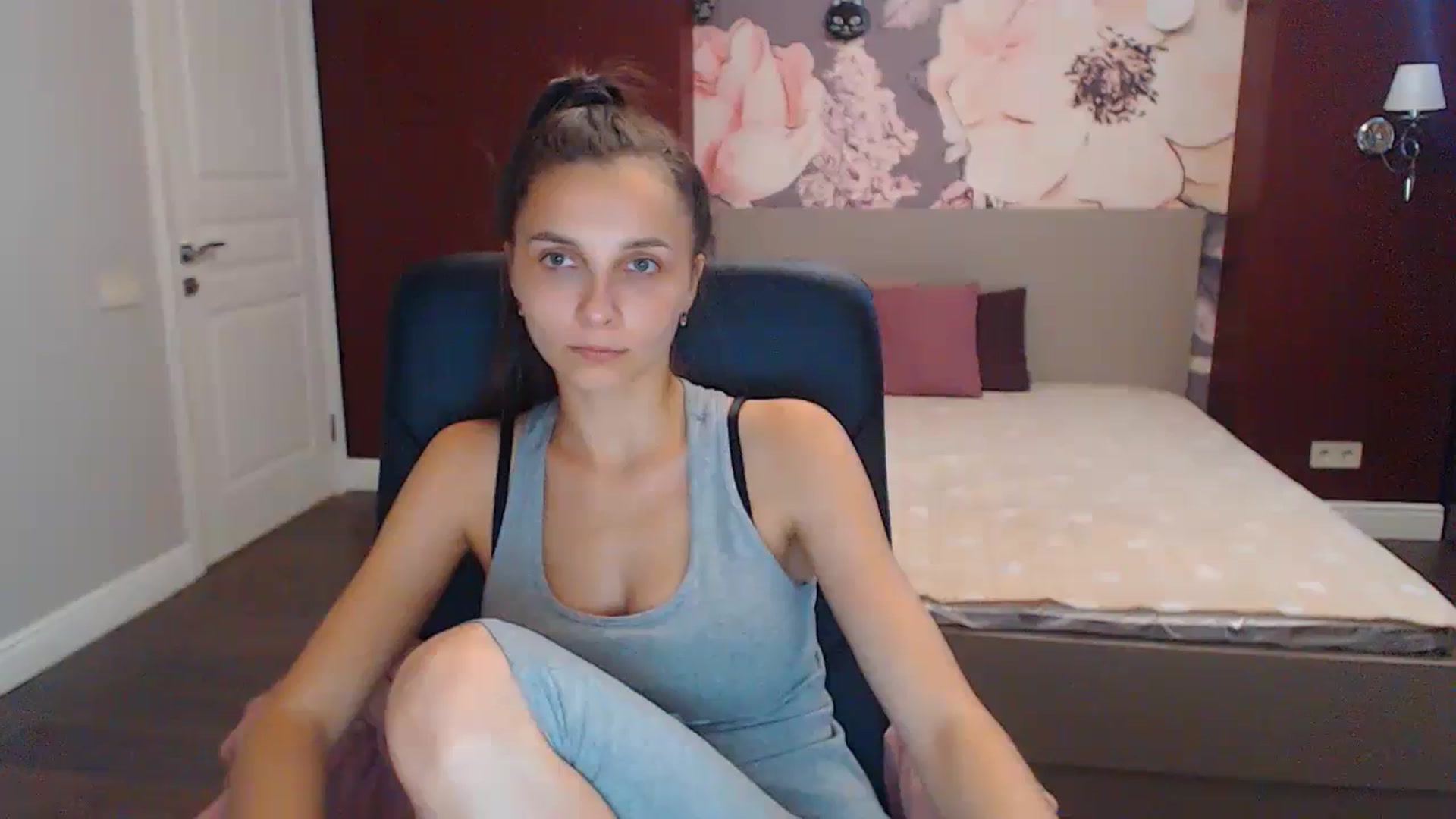 Gallery image thumbnail from Karina_Mils's myfreecams stream on, 08/25/2023, 11:01 image 11 of 20