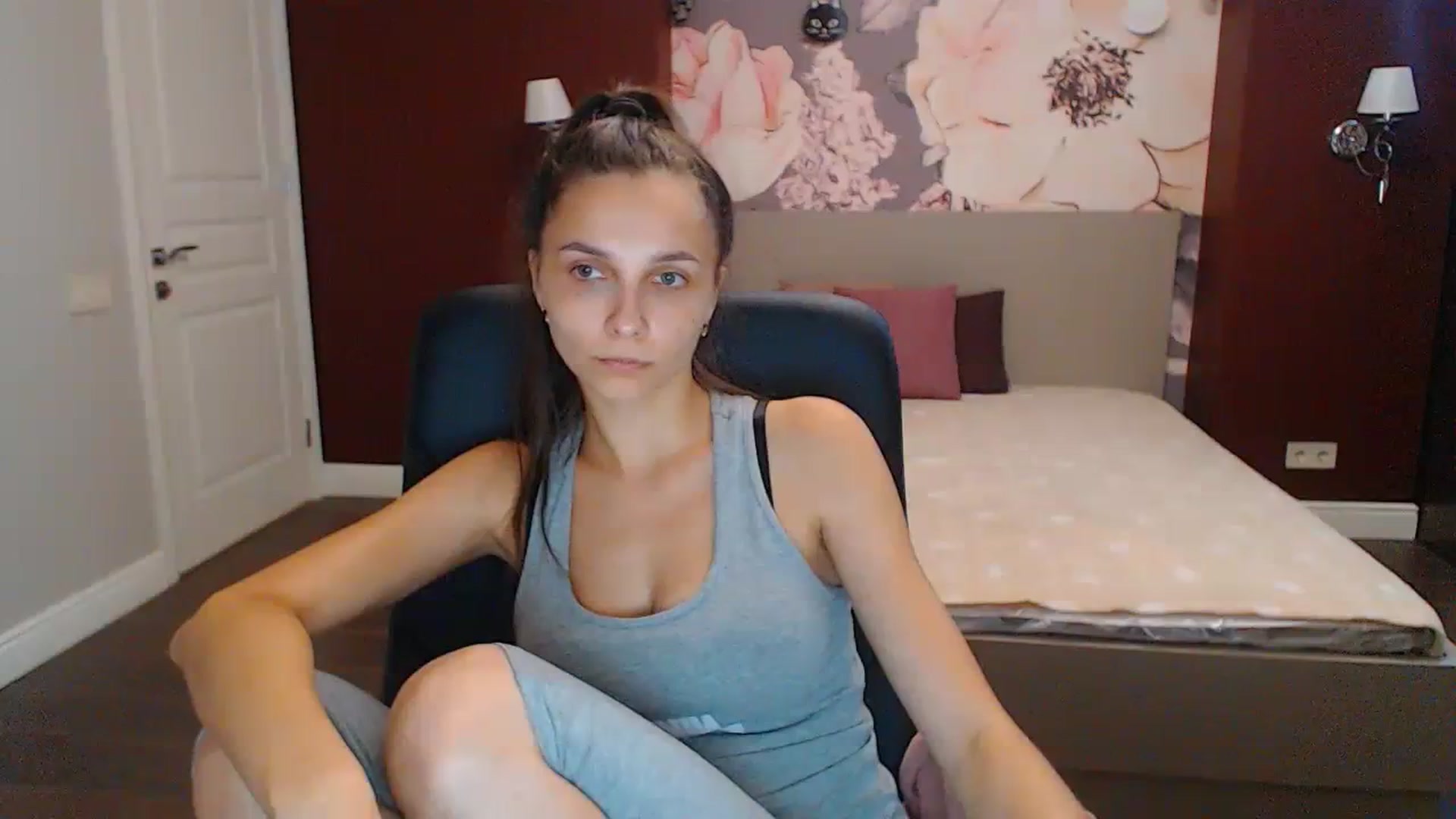 Gallery image thumbnail from Karina_Mils's myfreecams stream on, 08/25/2023, 11:01 image 1 of 20