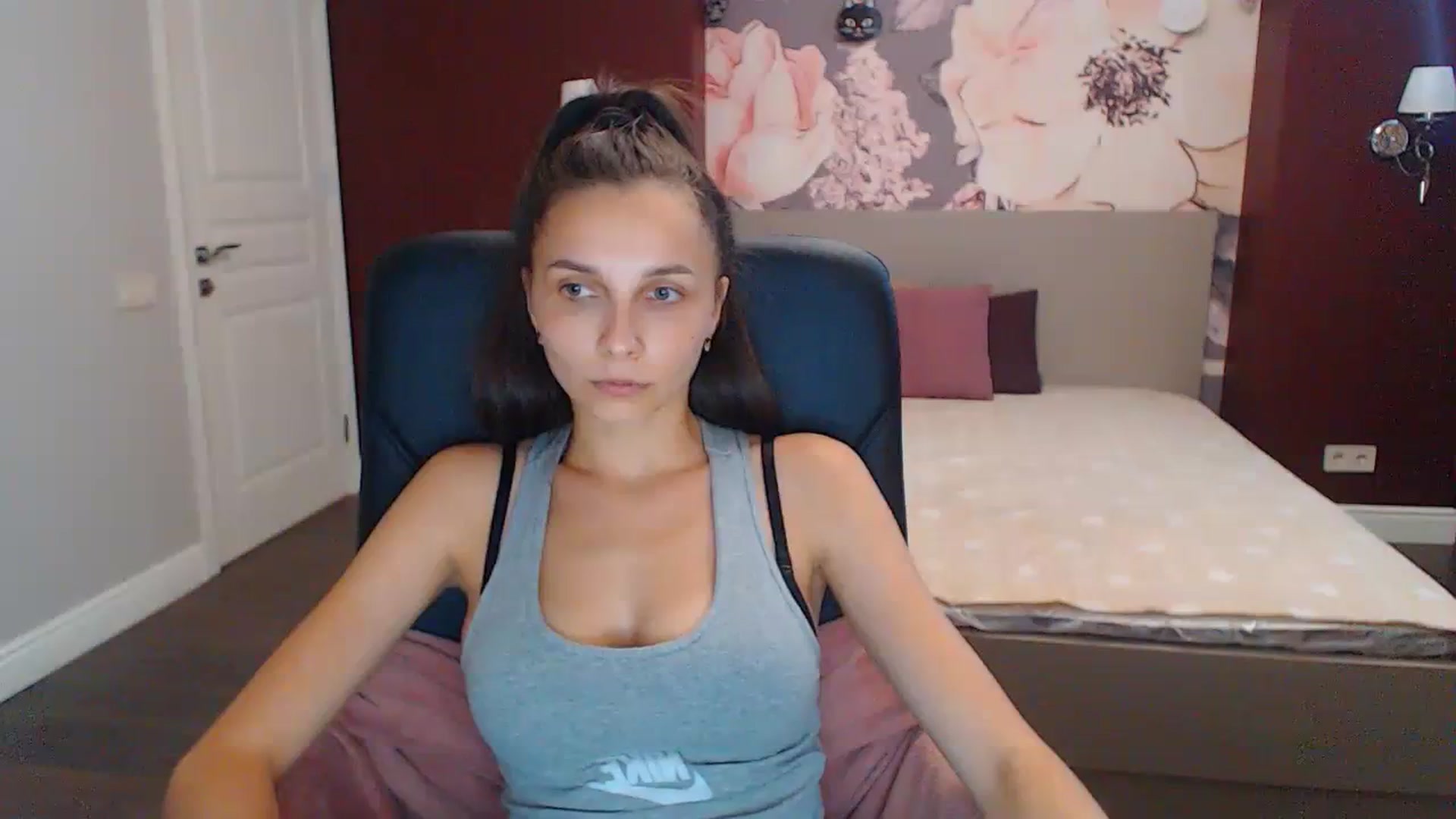 Gallery image thumbnail from Karina_Mils's myfreecams stream on, 08/25/2023, 11:01 image 16 of 20