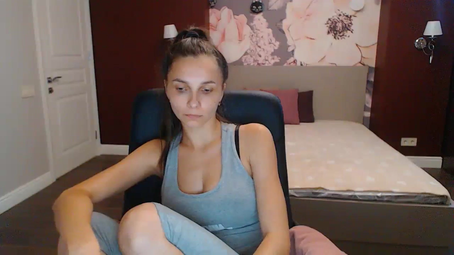 Gallery image thumbnail from Karina_Mils's myfreecams stream on, 08/25/2023, 11:01 image 2 of 20