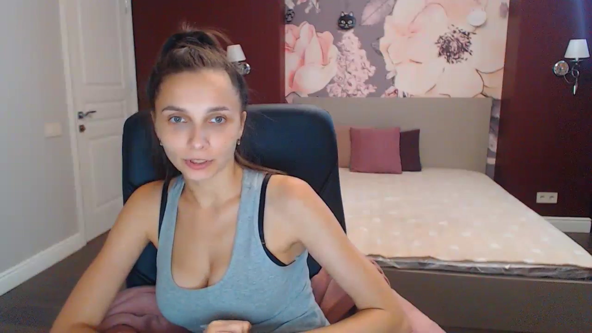 Gallery image thumbnail from Karina_Mils's myfreecams stream on, 08/25/2023, 11:01 image 19 of 20
