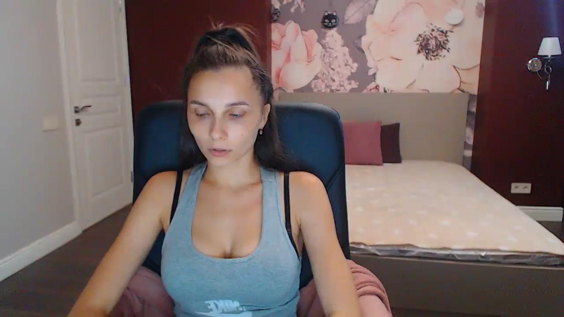 Gallery image thumbnail from Karina_Mils's myfreecams stream on, 08/25/2023, 11:01 image 20 of 20