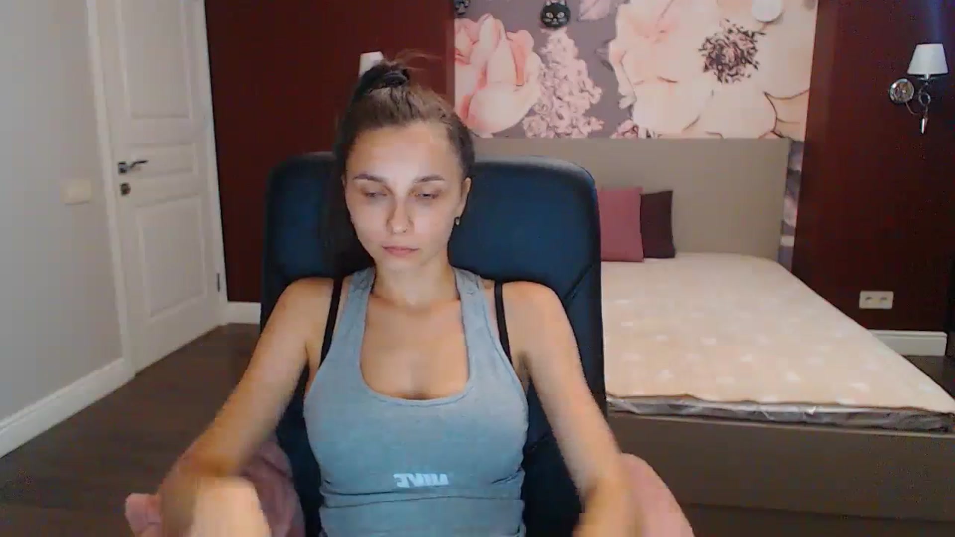 Gallery image thumbnail from Karina_Mils's myfreecams stream on, 08/25/2023, 11:01 image 9 of 20