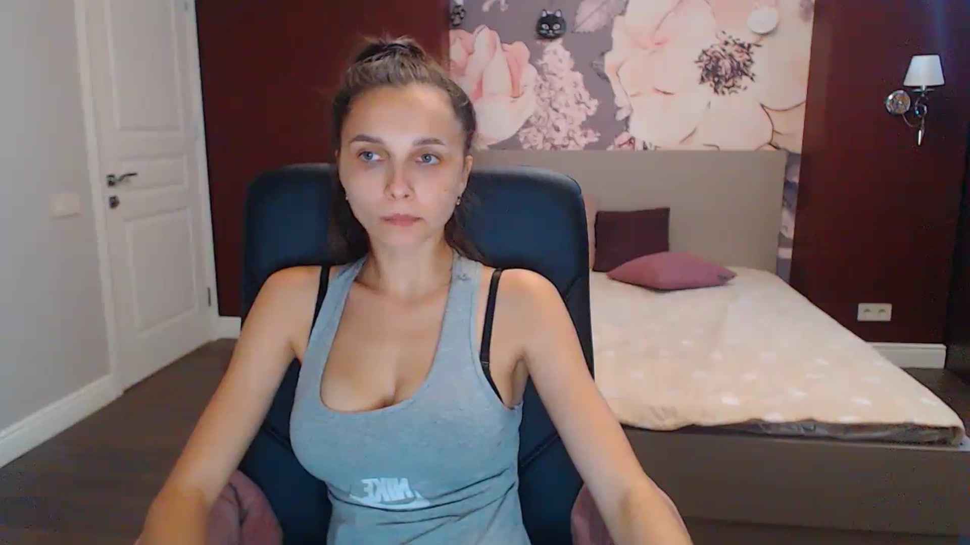 Gallery image thumbnail from Karina_Mils's myfreecams stream on, 08/26/2023, 11:01 image 6 of 20