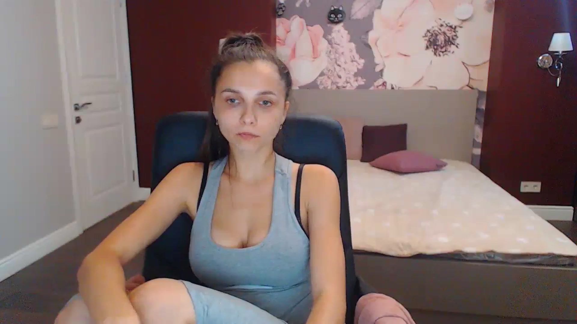Gallery image thumbnail from Karina_Mils's myfreecams stream on, 08/26/2023, 11:01 image 11 of 20