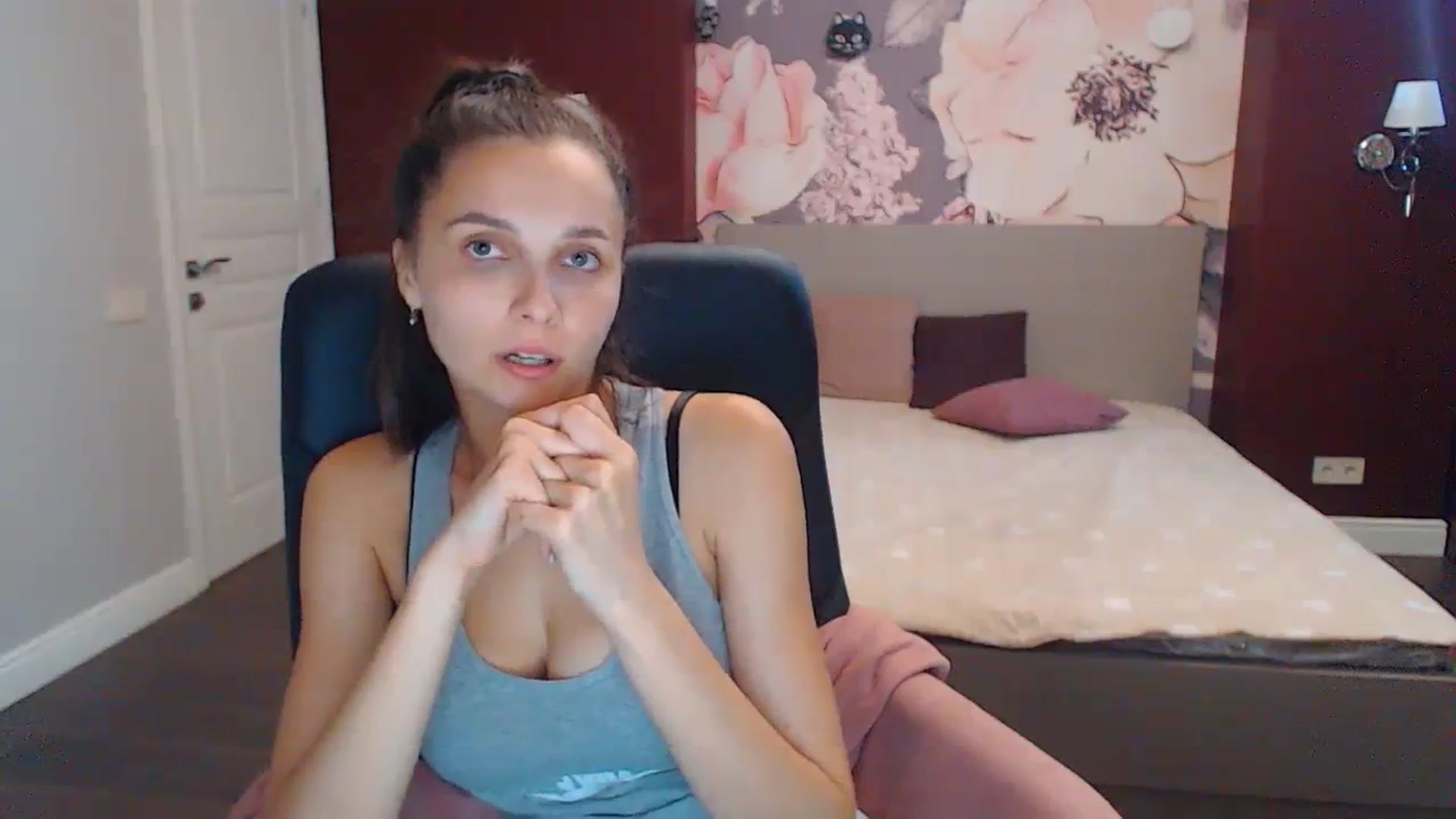 Gallery image thumbnail from Karina_Mils's myfreecams stream on, 08/26/2023, 11:01 image 19 of 20