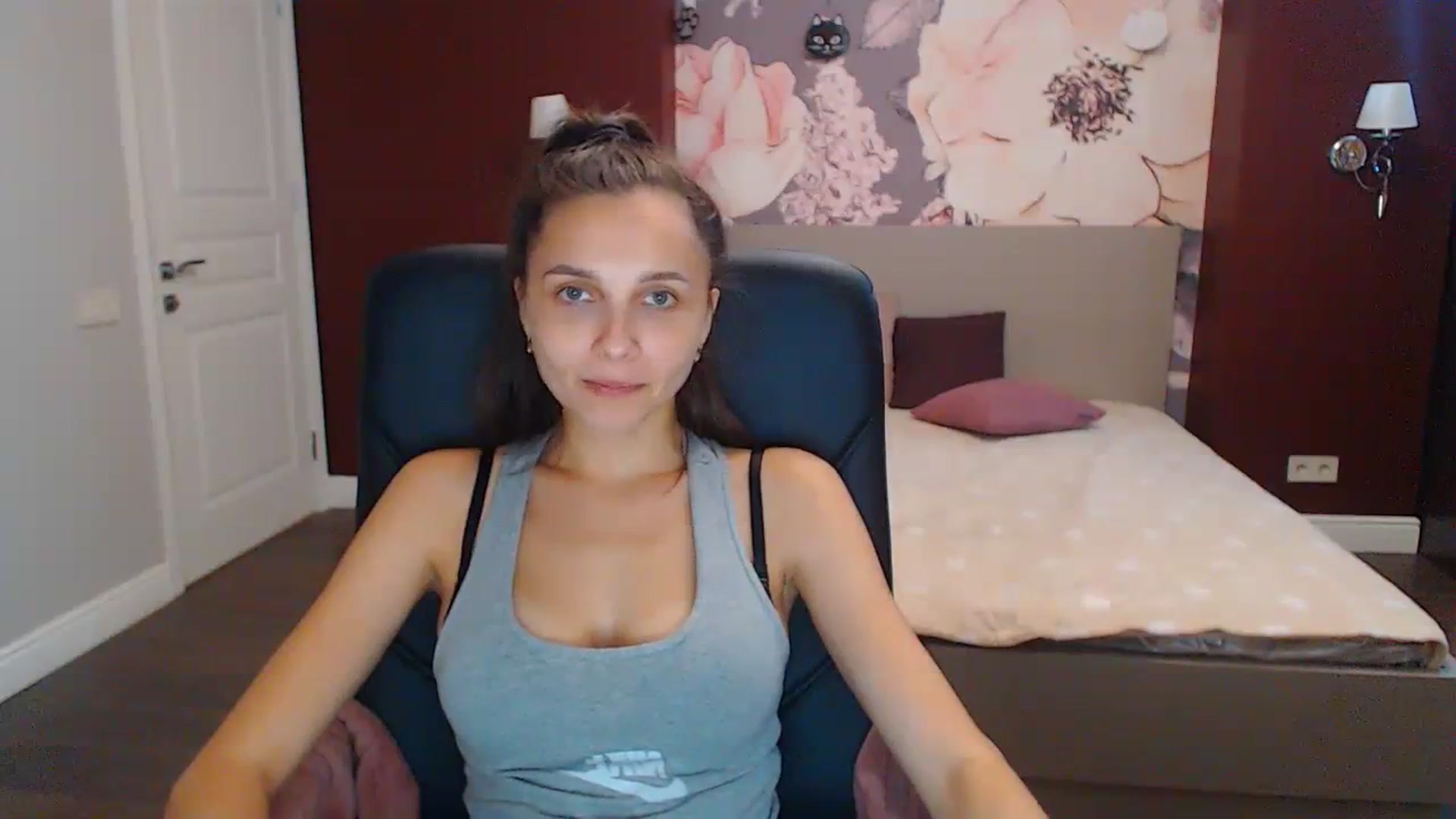 Gallery image thumbnail from Karina_Mils's myfreecams stream on, 08/26/2023, 11:01 image 4 of 20