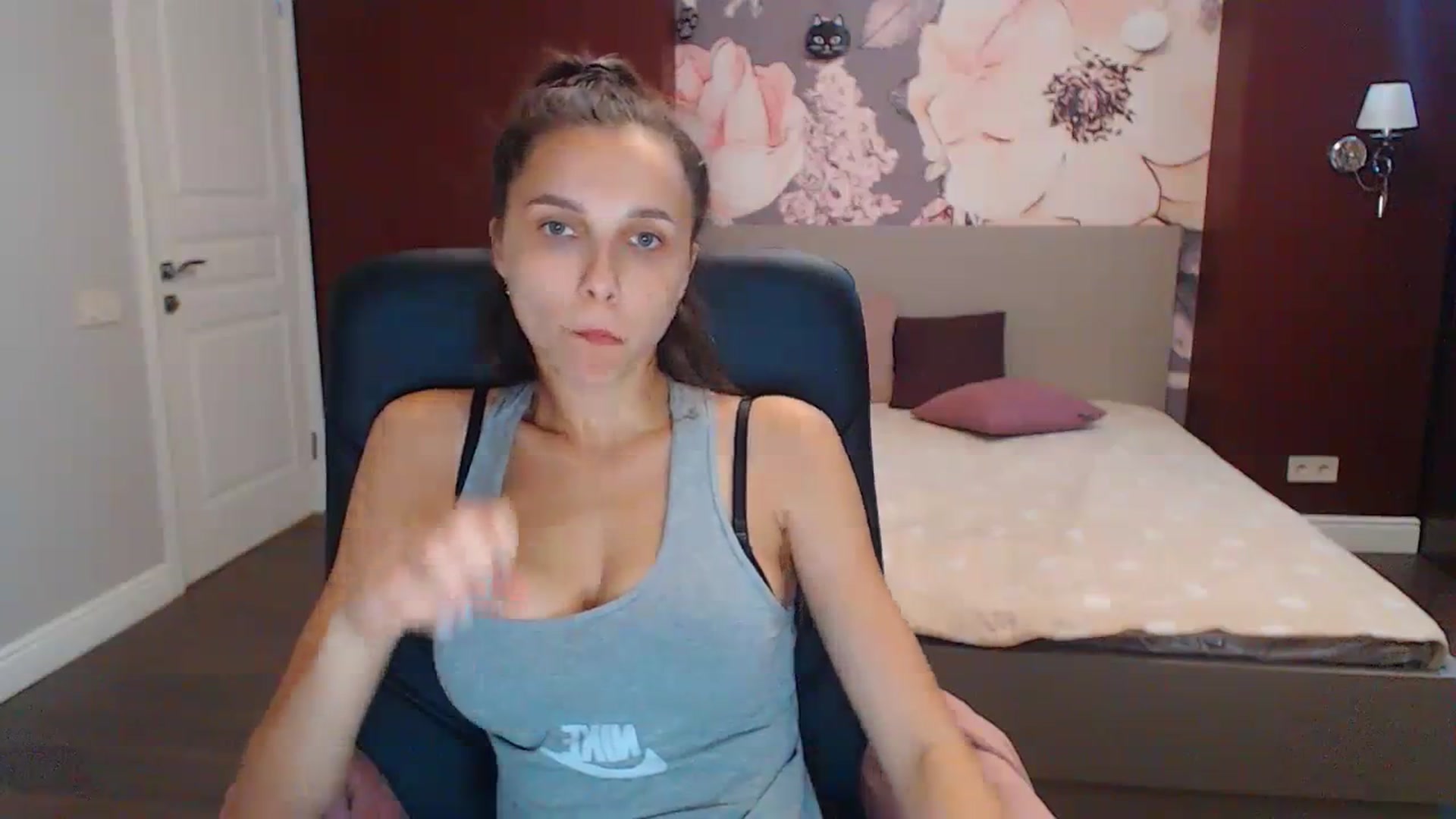 Gallery image thumbnail from Karina_Mils's myfreecams stream on, 08/26/2023, 11:01 image 5 of 20