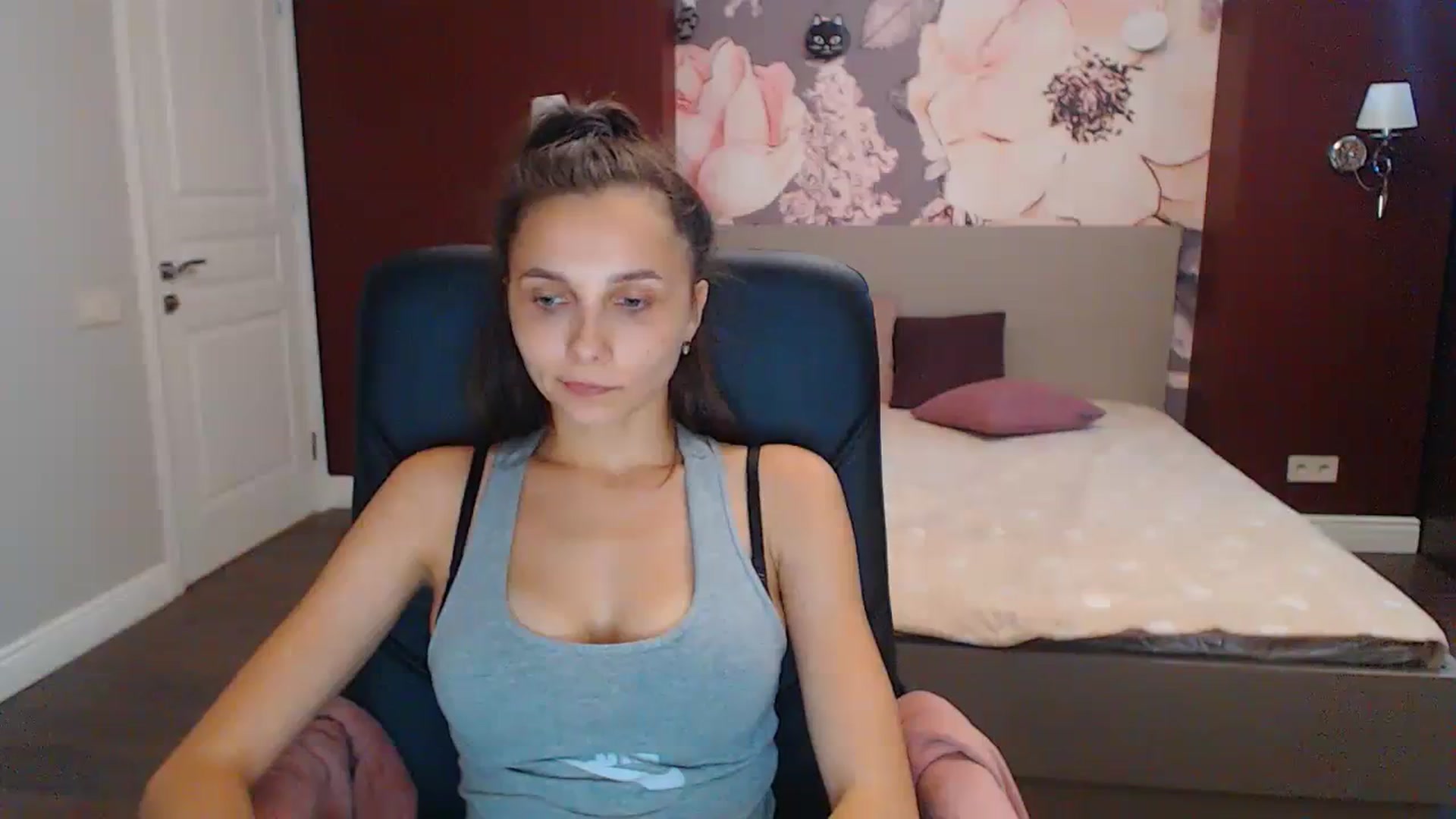 Gallery image thumbnail from Karina_Mils's myfreecams stream on, 08/26/2023, 11:01 image 3 of 20