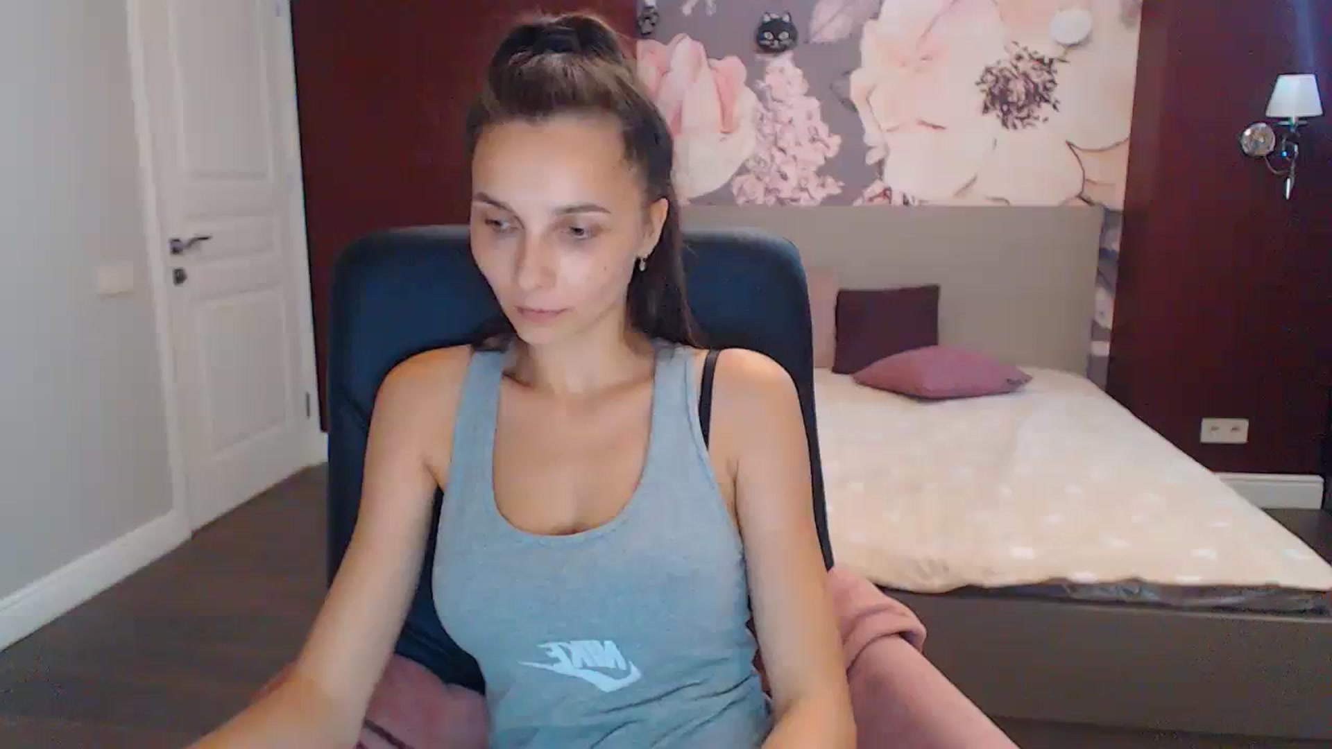 Gallery image thumbnail from Karina_Mils's myfreecams stream on, 08/26/2023, 11:01 image 18 of 20