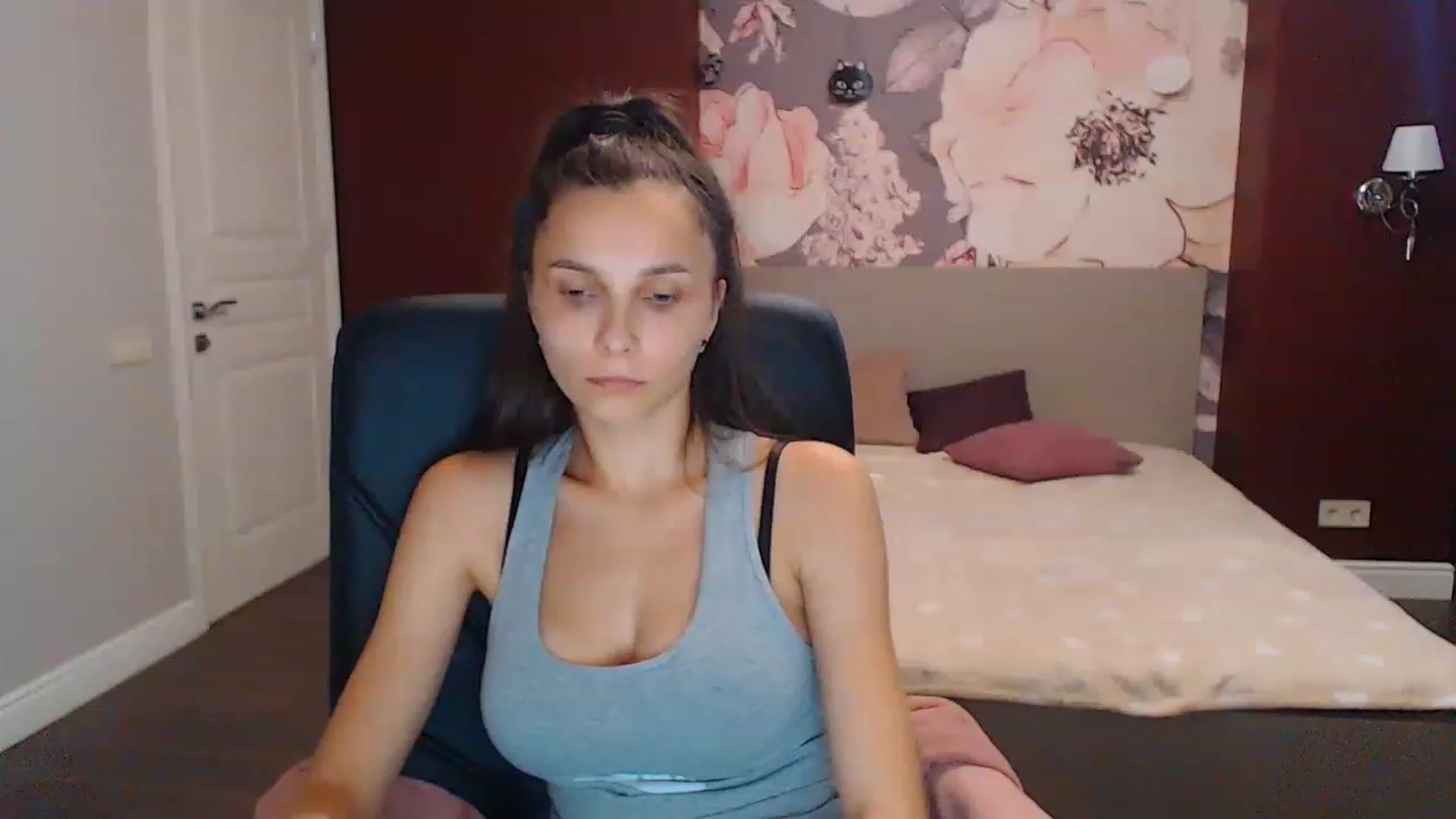 Gallery image thumbnail from Karina_Mils's myfreecams stream on, 08/27/2023, 09:33 image 2 of 20