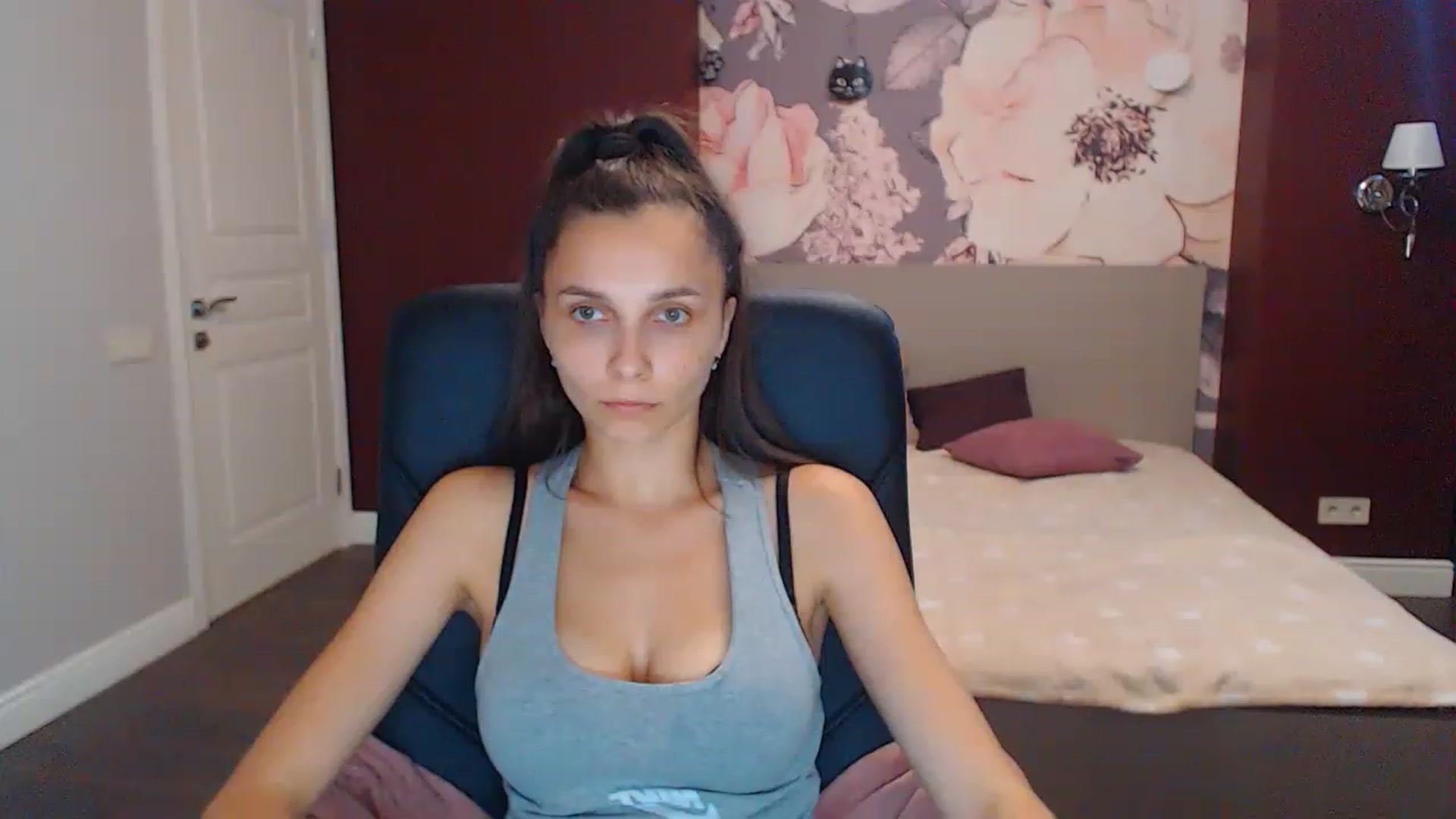 Gallery image thumbnail from Karina_Mils's myfreecams stream on, 08/27/2023, 09:33 image 16 of 20