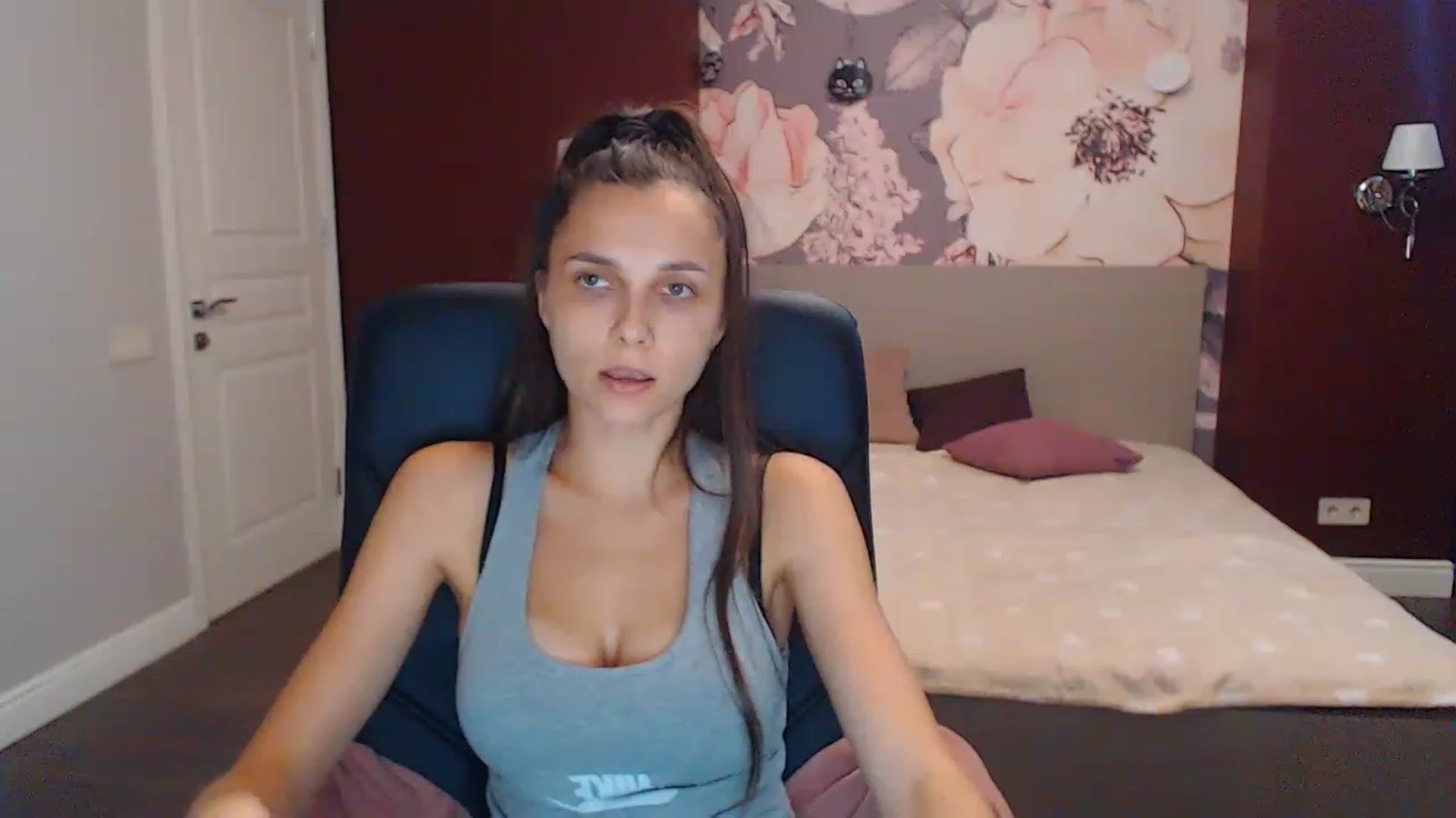 Gallery image thumbnail from Karina_Mils's myfreecams stream on, 08/27/2023, 09:33 image 10 of 20
