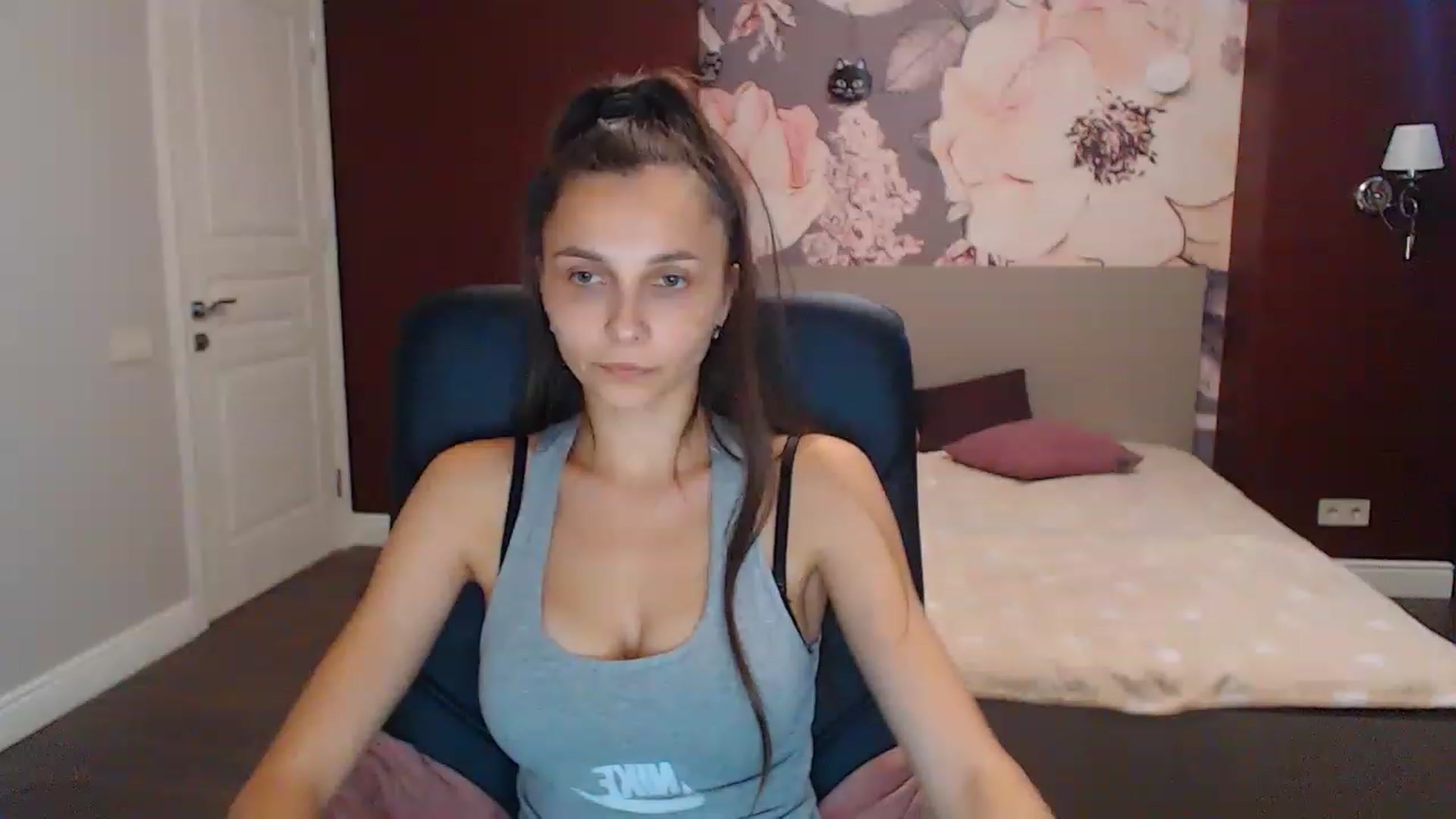 Gallery image thumbnail from Karina_Mils's myfreecams stream on, 08/27/2023, 09:33 image 4 of 20