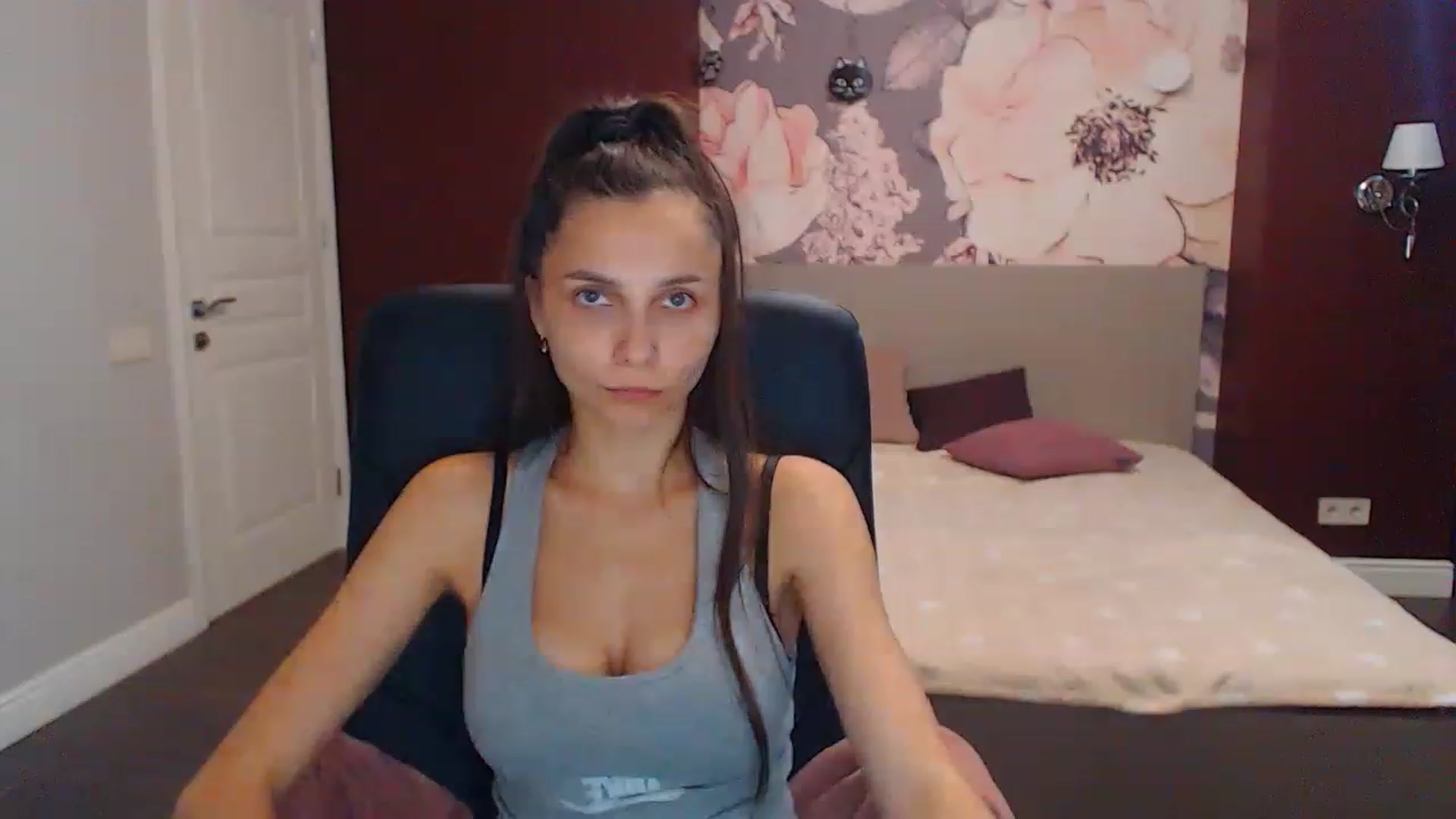 Gallery image thumbnail from Karina_Mils's myfreecams stream on, 08/27/2023, 09:33 image 9 of 20