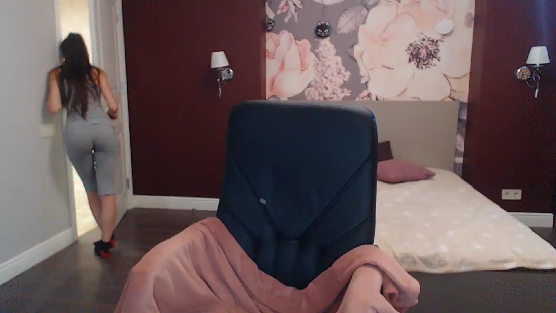 Gallery image thumbnail from Karina_Mils's myfreecams stream on, 08/27/2023, 10:27 image 9 of 20