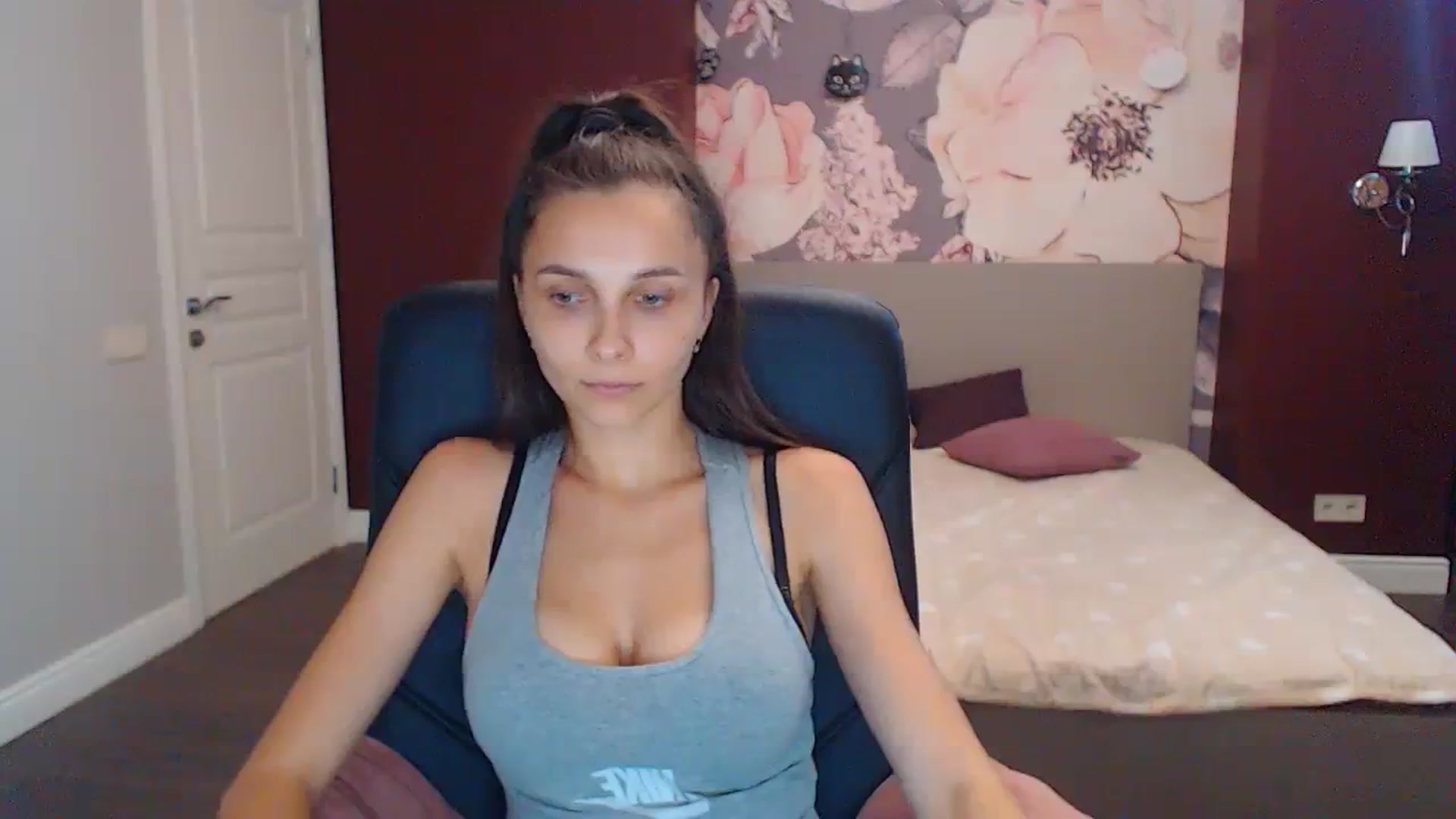 Gallery image thumbnail from Karina_Mils's myfreecams stream on, 08/27/2023, 10:27 image 14 of 20