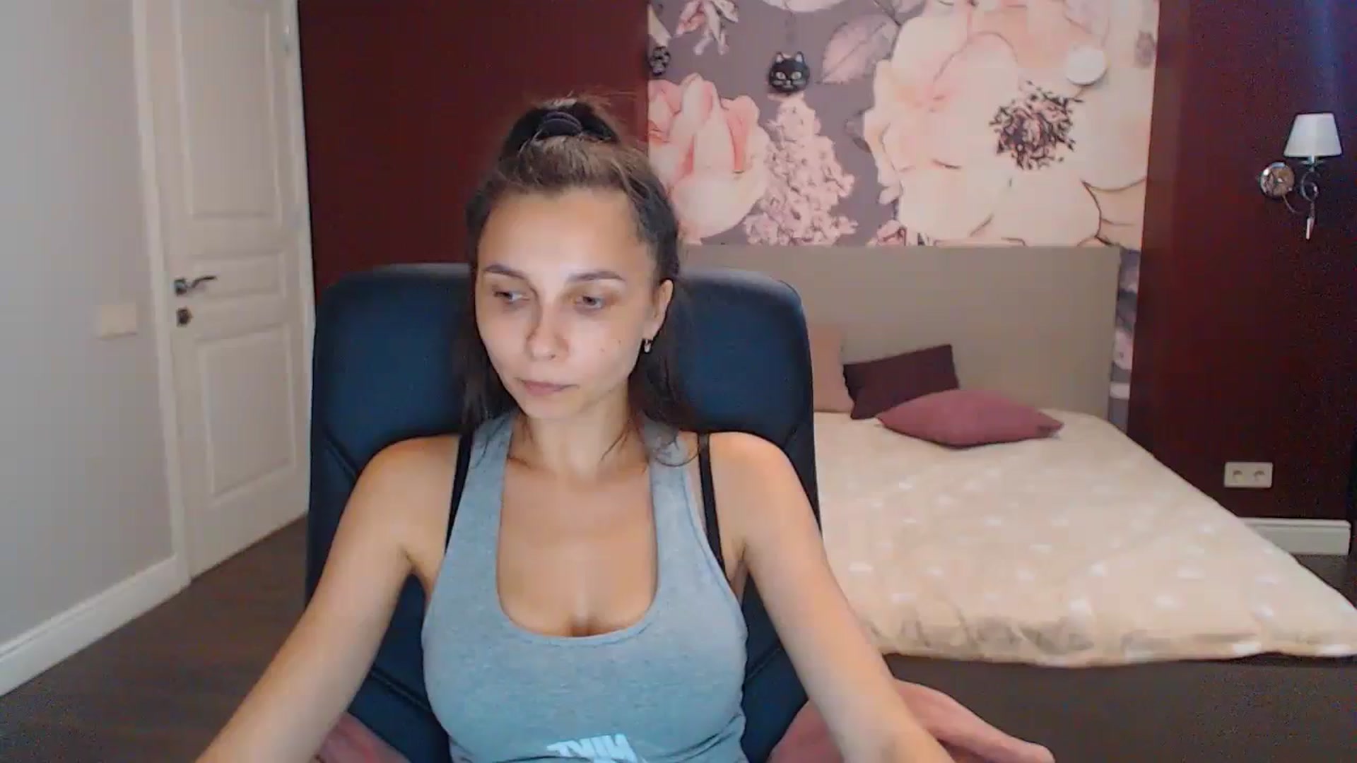Gallery image thumbnail from Karina_Mils's myfreecams stream on, 08/27/2023, 10:27 image 1 of 20