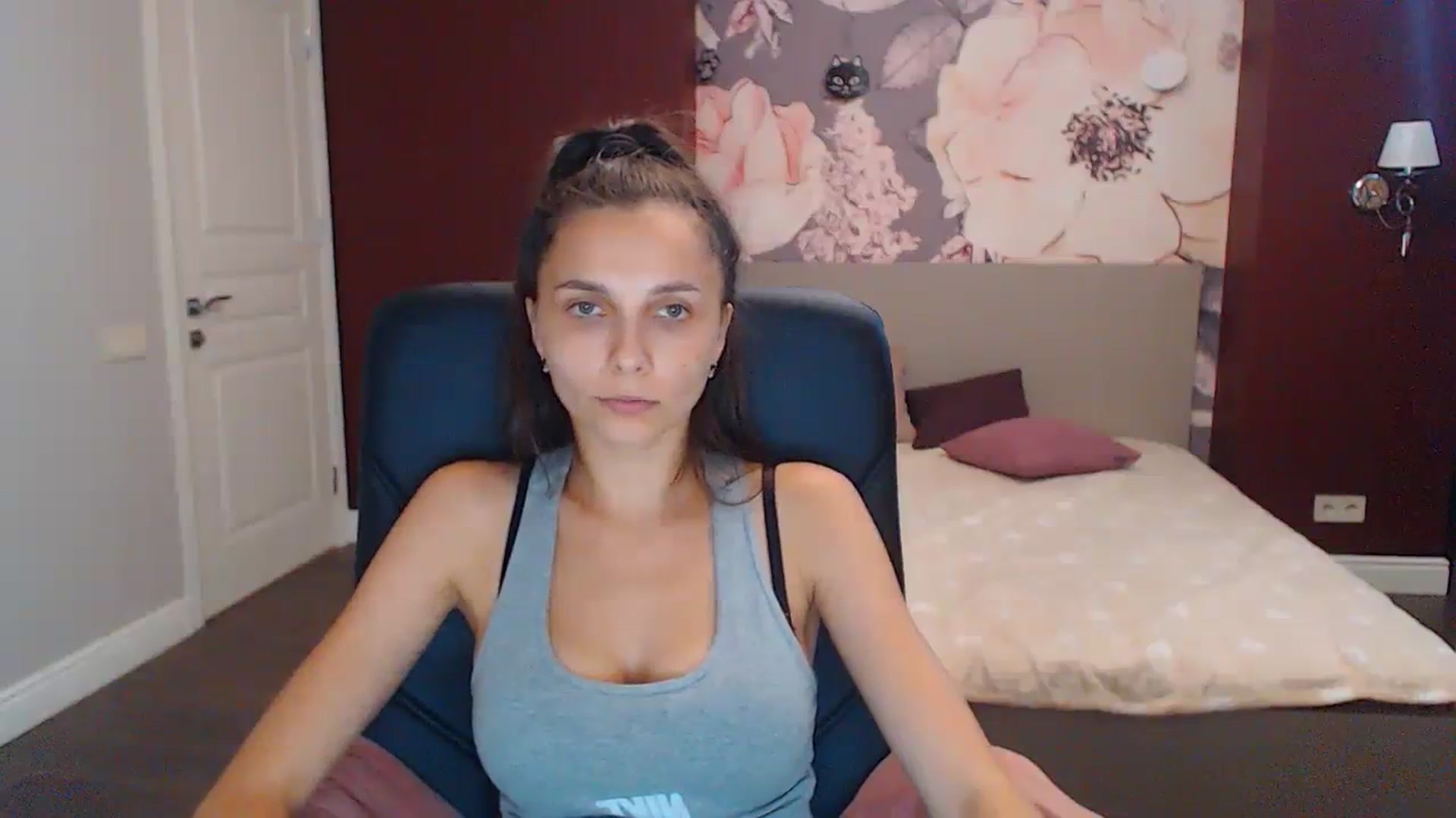 Gallery image thumbnail from Karina_Mils's myfreecams stream on, 08/27/2023, 10:27 image 4 of 20