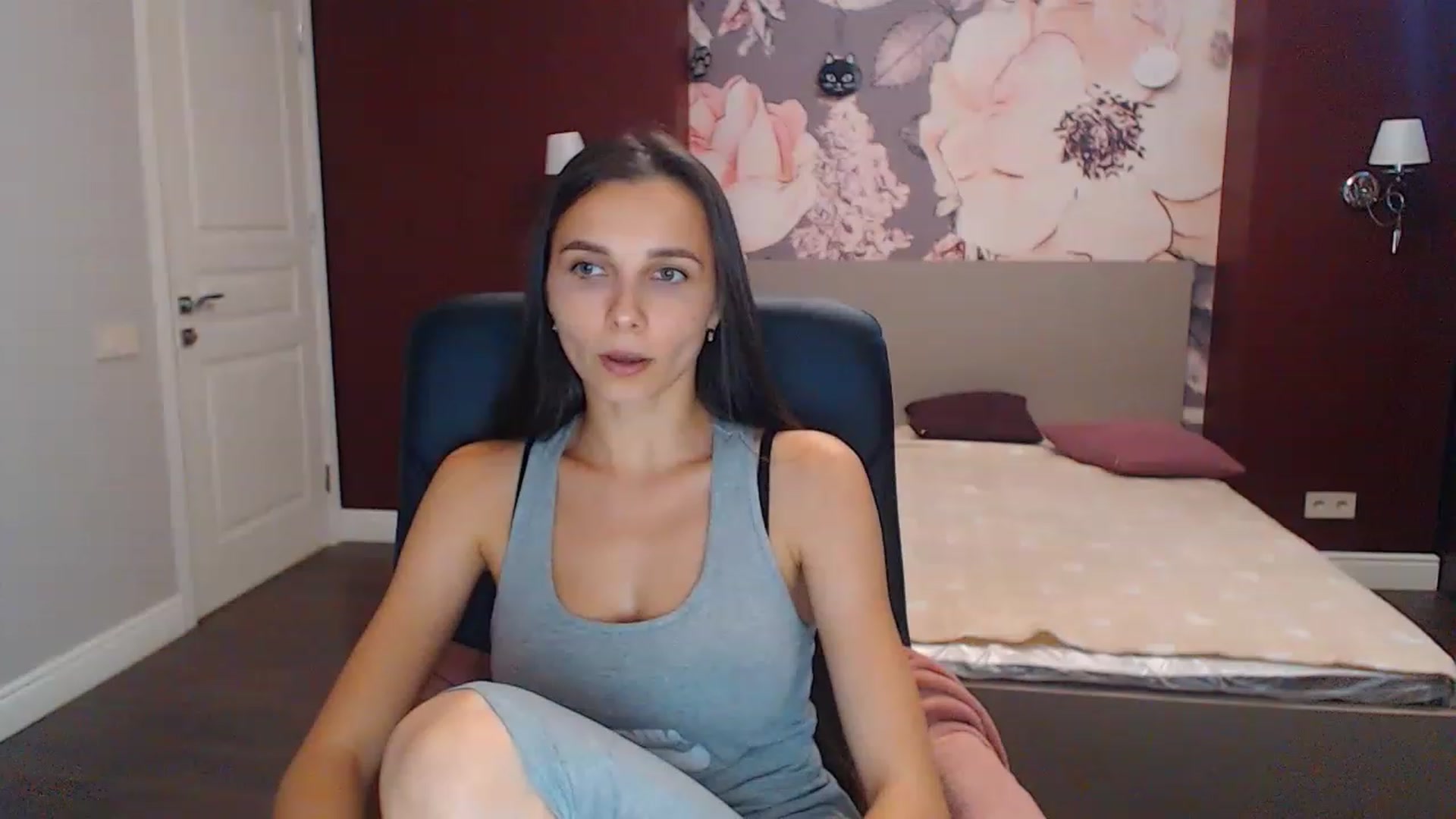 Gallery image thumbnail from Karina_Mils's myfreecams stream on, 08/28/2023, 09:20 image 1 of 20