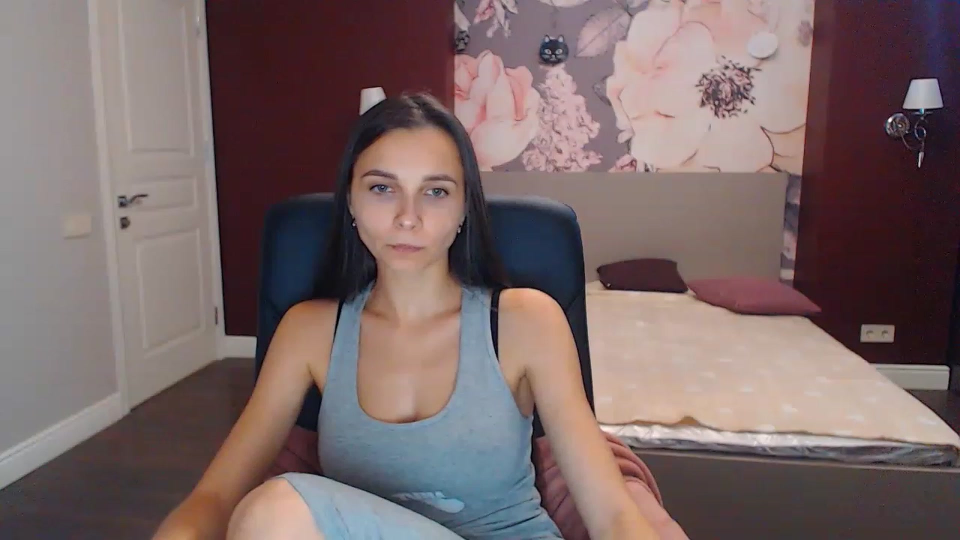 Gallery image thumbnail from Karina_Mils's myfreecams stream on, 08/28/2023, 09:20 image 16 of 20