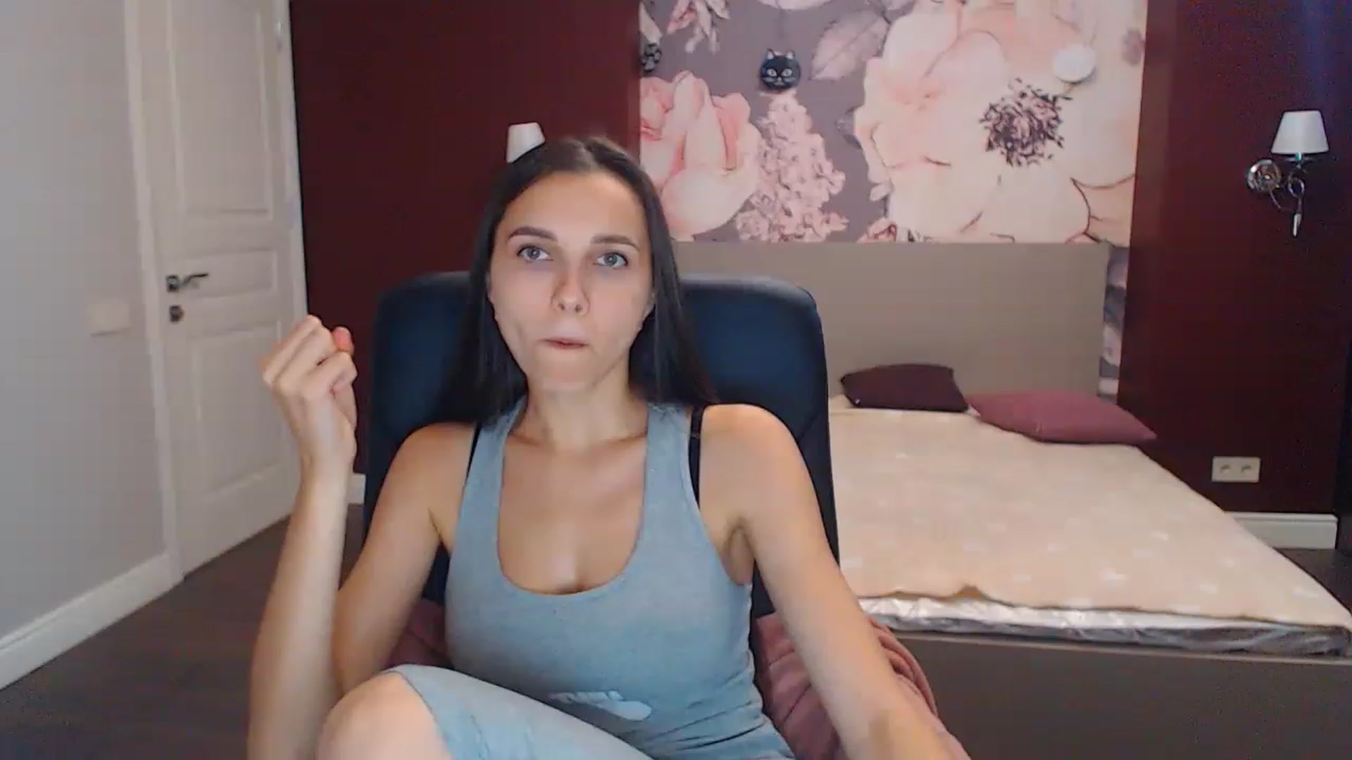 Gallery image thumbnail from Karina_Mils's myfreecams stream on, 08/28/2023, 09:20 image 17 of 20