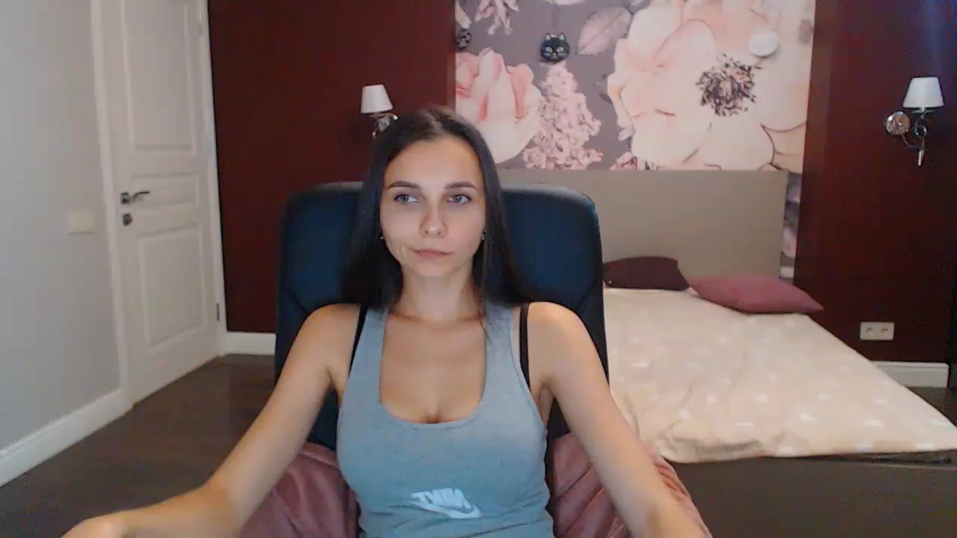 Gallery image thumbnail from Karina_Mils's myfreecams stream on, 08/28/2023, 10:23 image 18 of 20