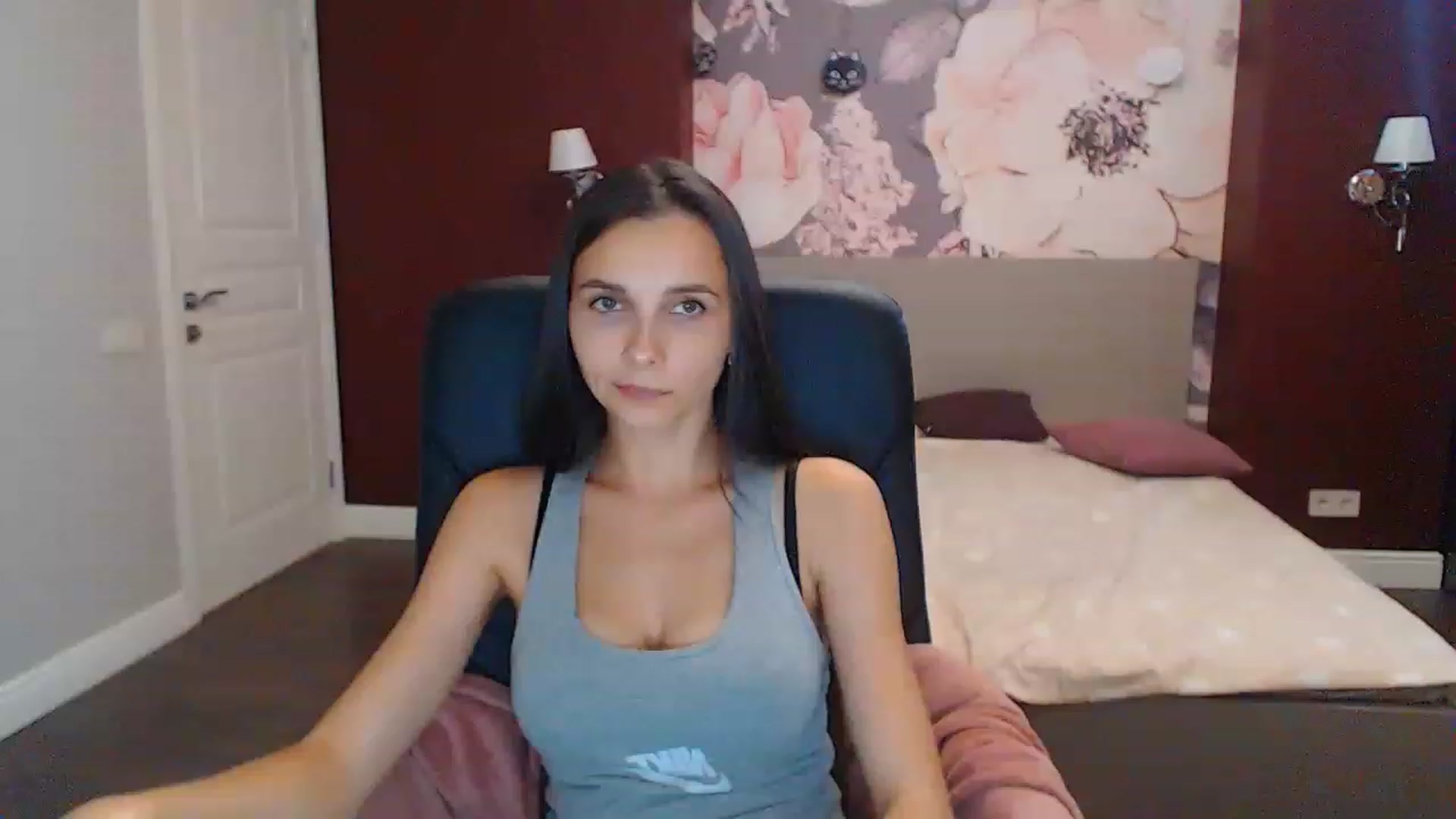 Gallery image thumbnail from Karina_Mils's myfreecams stream on, 08/28/2023, 10:23 image 15 of 20