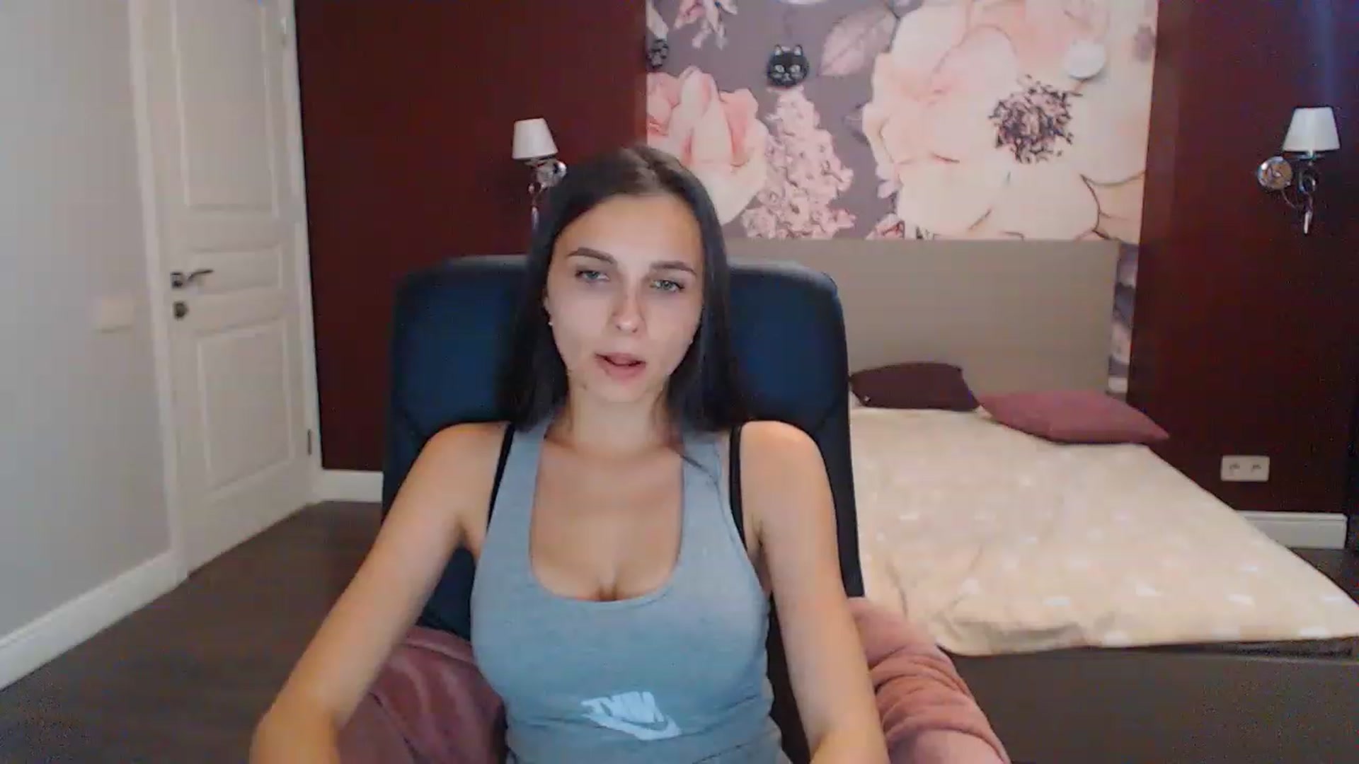 Gallery image thumbnail from Karina_Mils's myfreecams stream on, 08/28/2023, 10:23 image 11 of 20