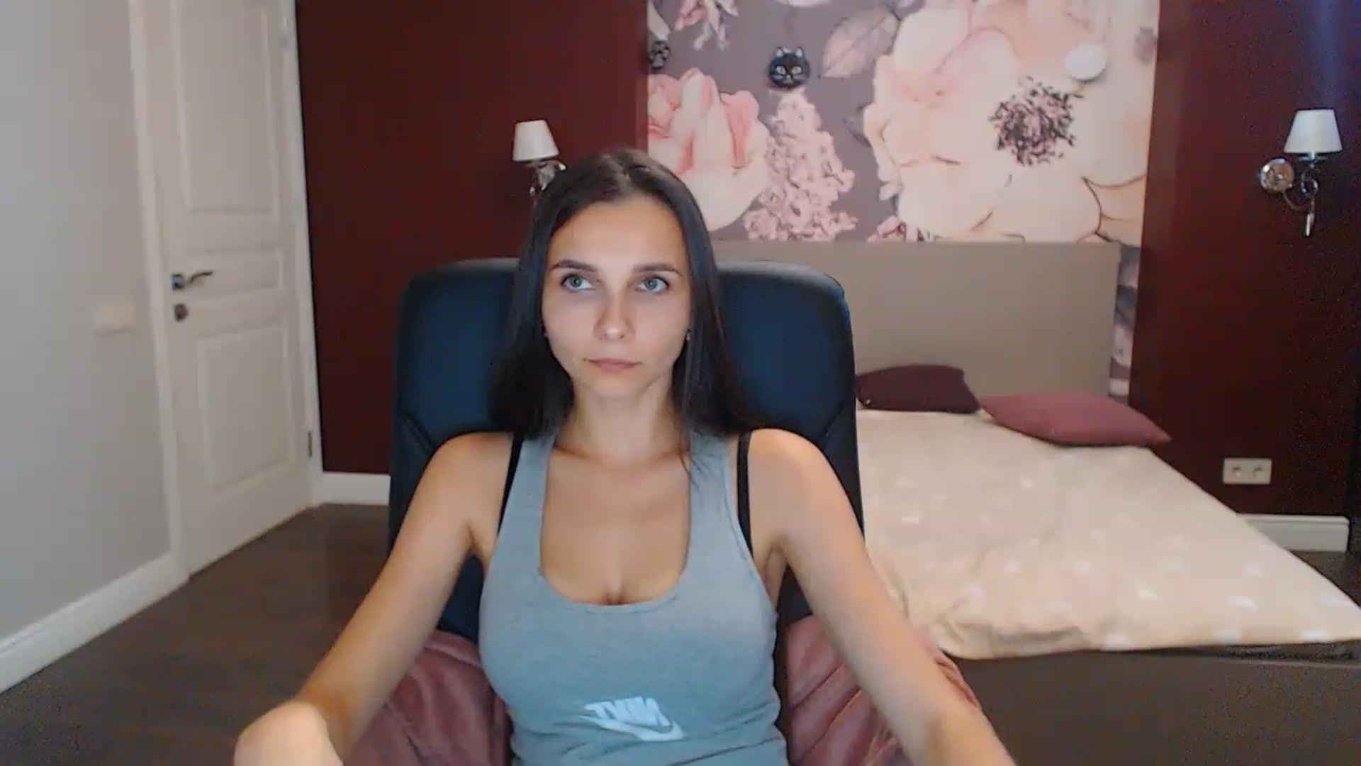 Gallery image thumbnail from Karina_Mils's myfreecams stream on, 08/28/2023, 10:23 image 17 of 20