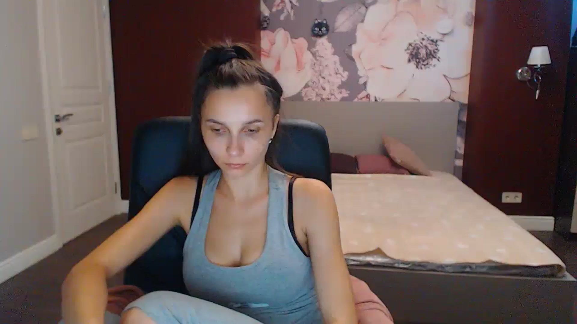 Gallery image thumbnail from Karina_Mils's myfreecams stream on, 08/31/2023, 08:34 image 6 of 20