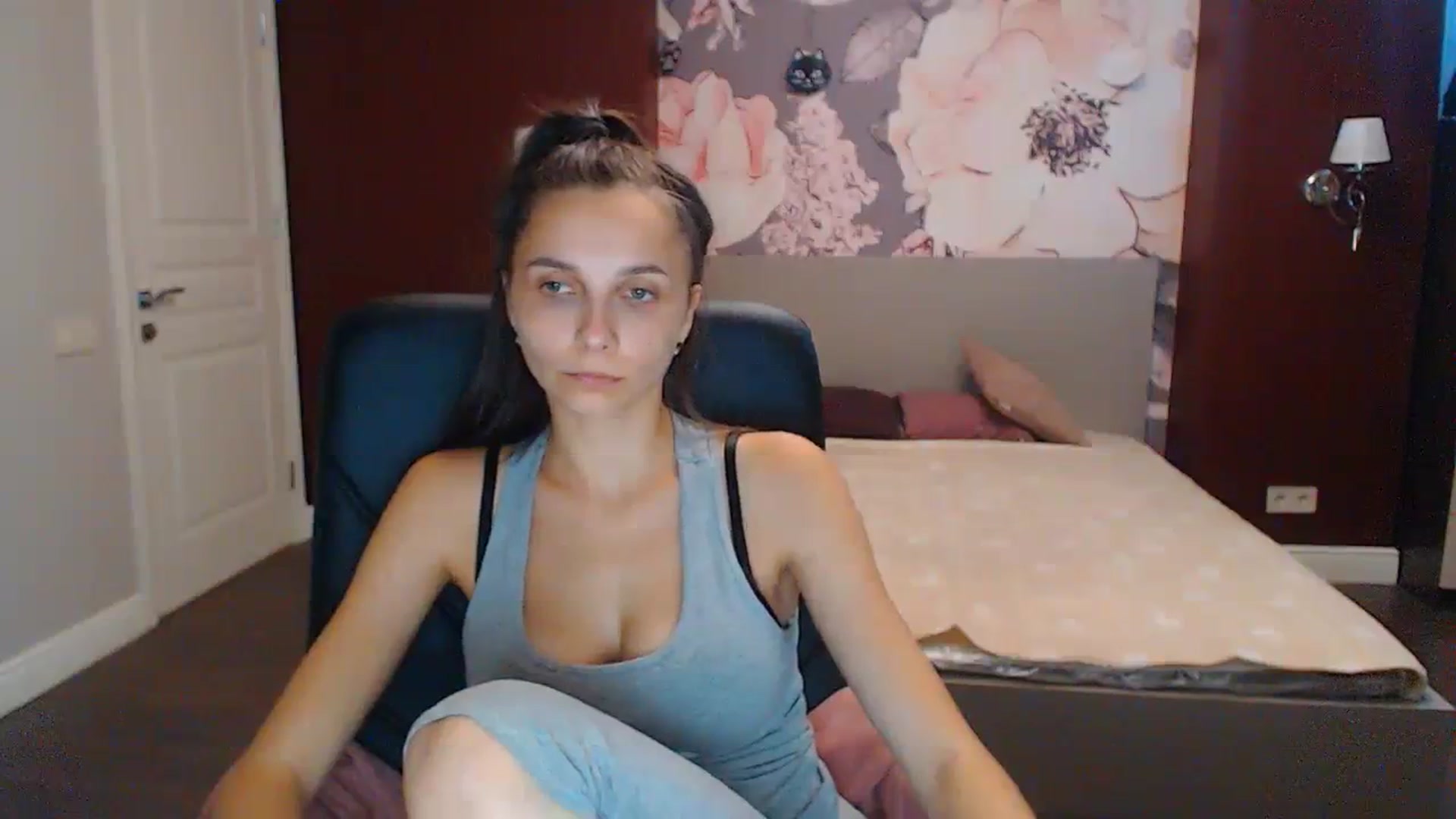 Gallery image thumbnail from Karina_Mils's myfreecams stream on, 08/31/2023, 08:34 image 3 of 20