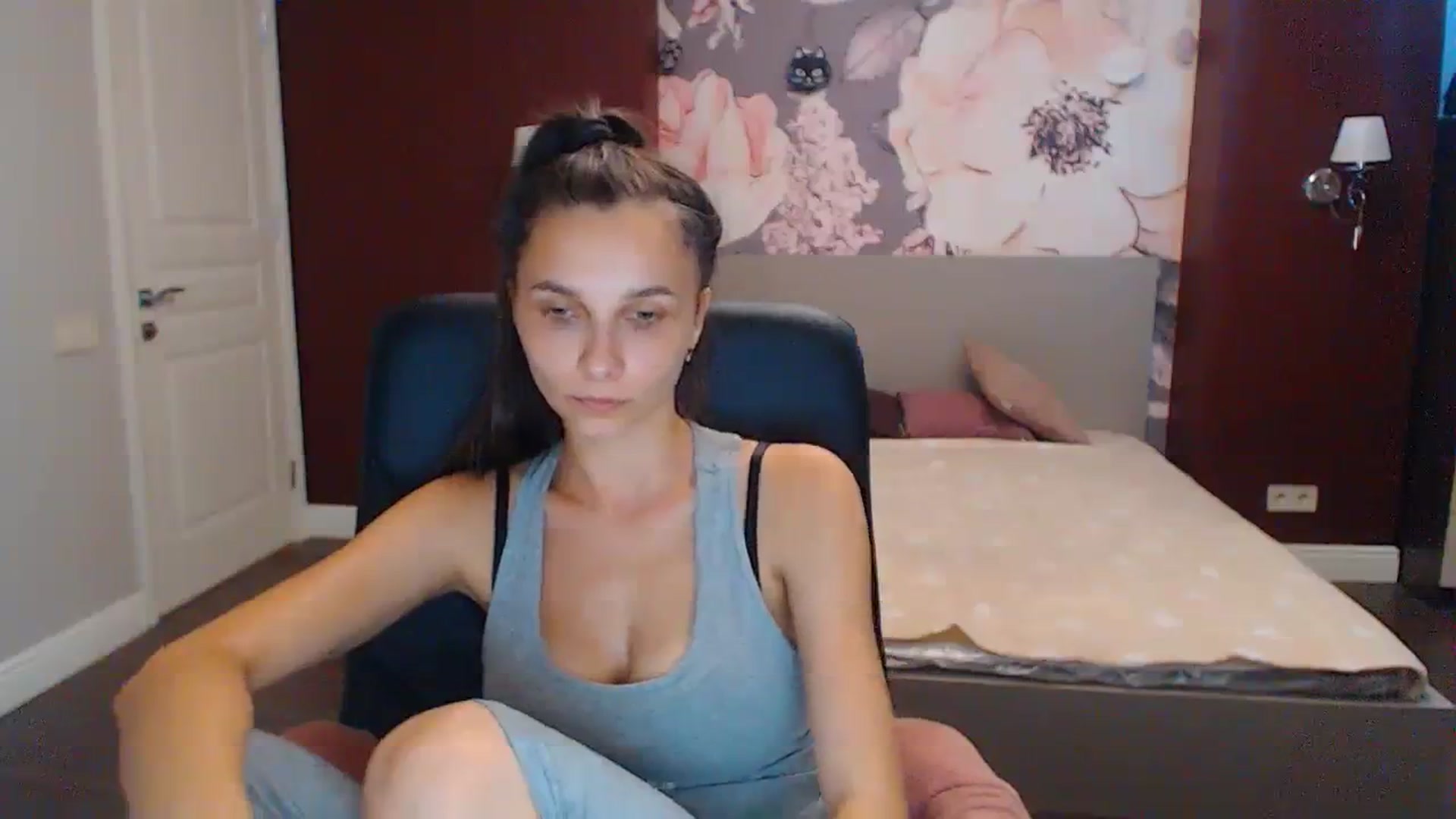 Gallery image thumbnail from Karina_Mils's myfreecams stream on, 08/31/2023, 08:34 image 17 of 20