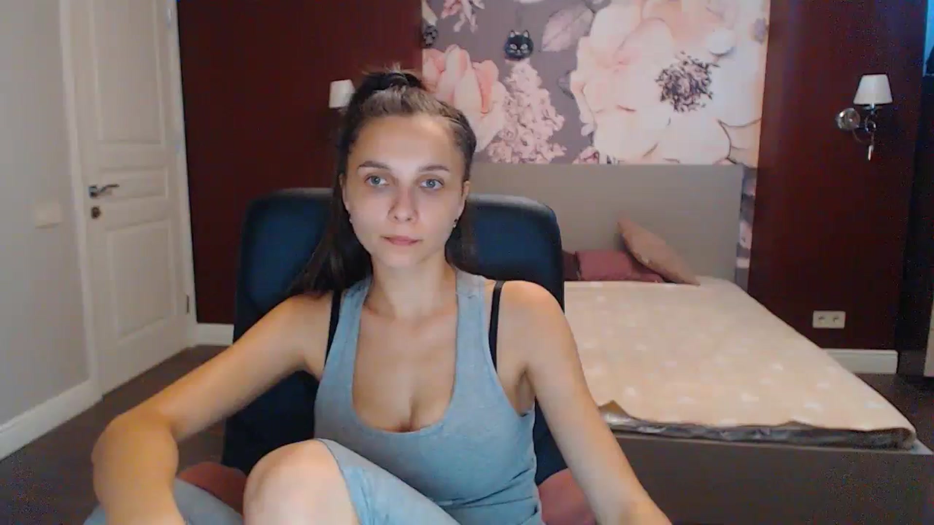 Gallery image thumbnail from Karina_Mils's myfreecams stream on, 08/31/2023, 08:34 image 15 of 20
