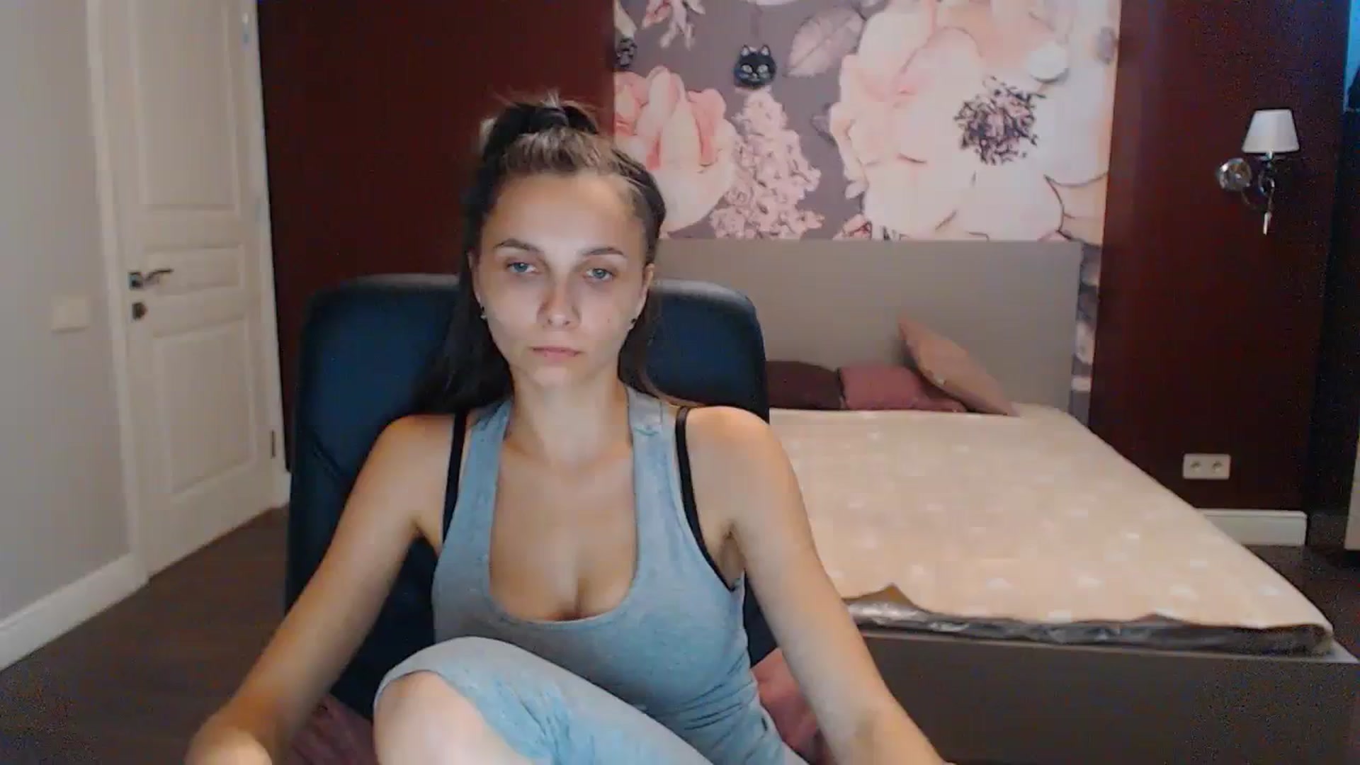 Gallery image thumbnail from Karina_Mils's myfreecams stream on, 08/31/2023, 08:34 image 4 of 20