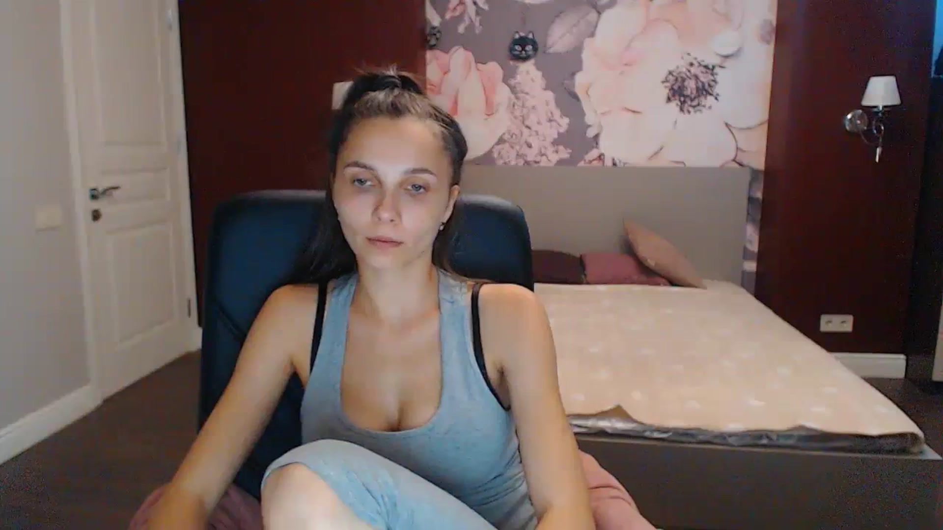 Gallery image thumbnail from Karina_Mils's myfreecams stream on, 08/31/2023, 08:34 image 2 of 20